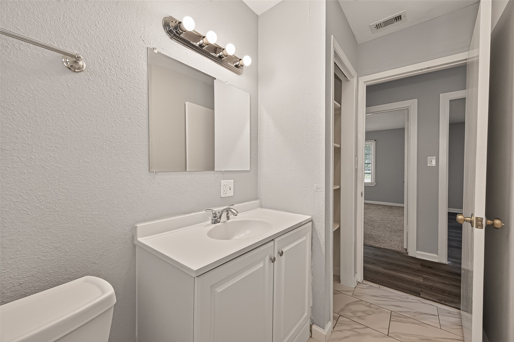 2422 Florence Street, La Marque, TX 77568