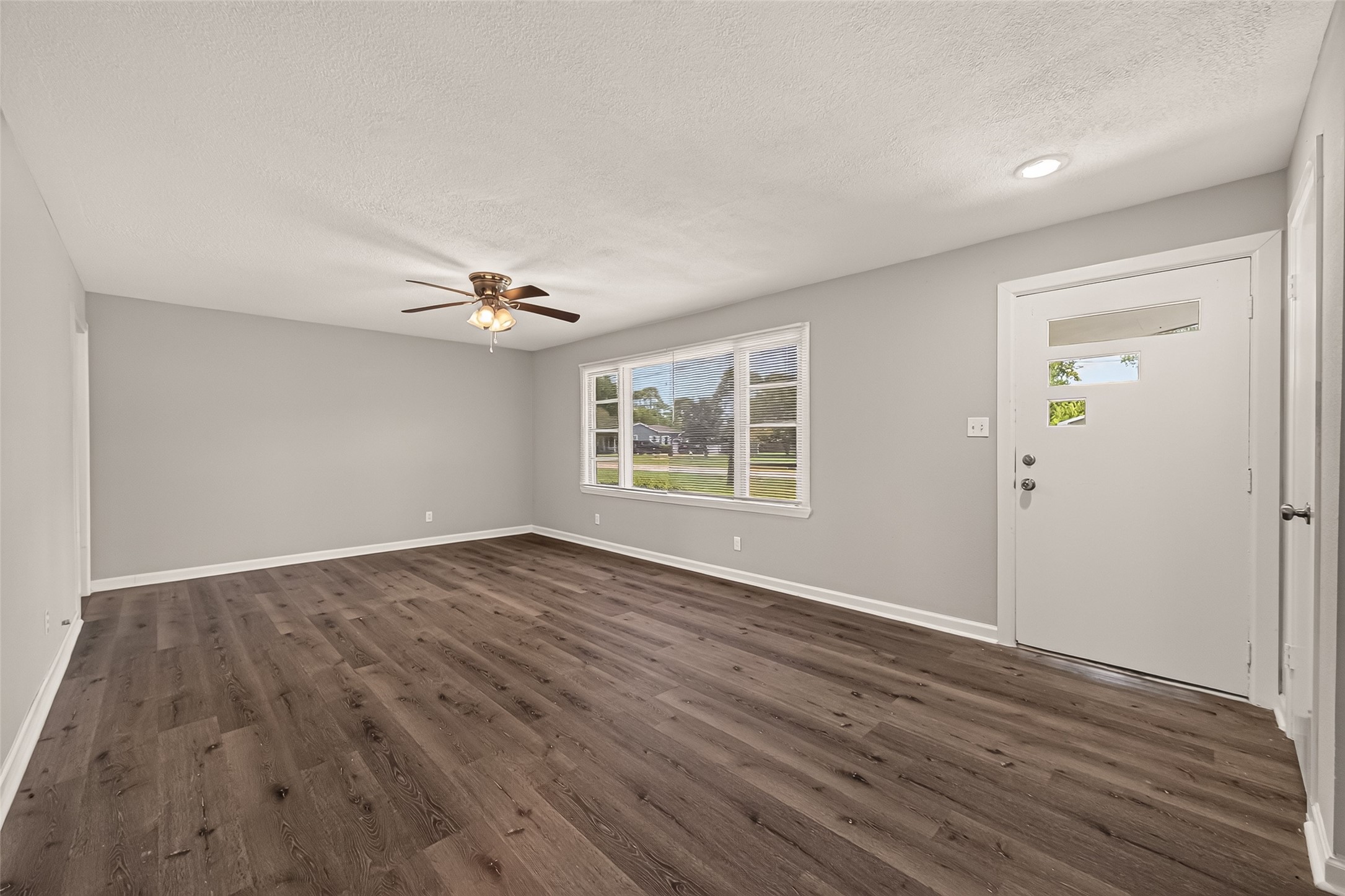 2422 Florence Street, La Marque, TX 77568 2422 Florence Street, La Marque, TX 77568