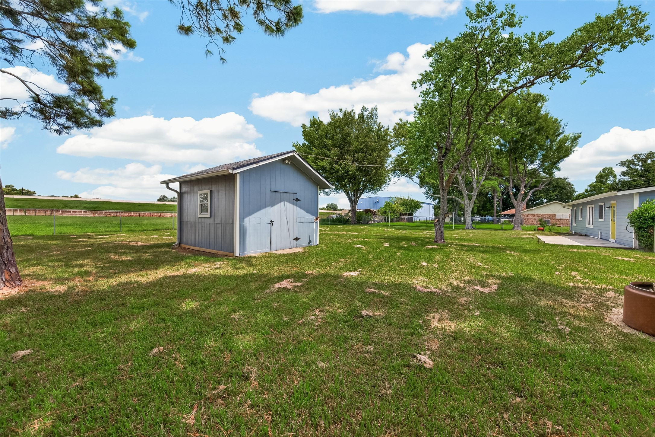 2422 Florence Street, La Marque, TX 77568