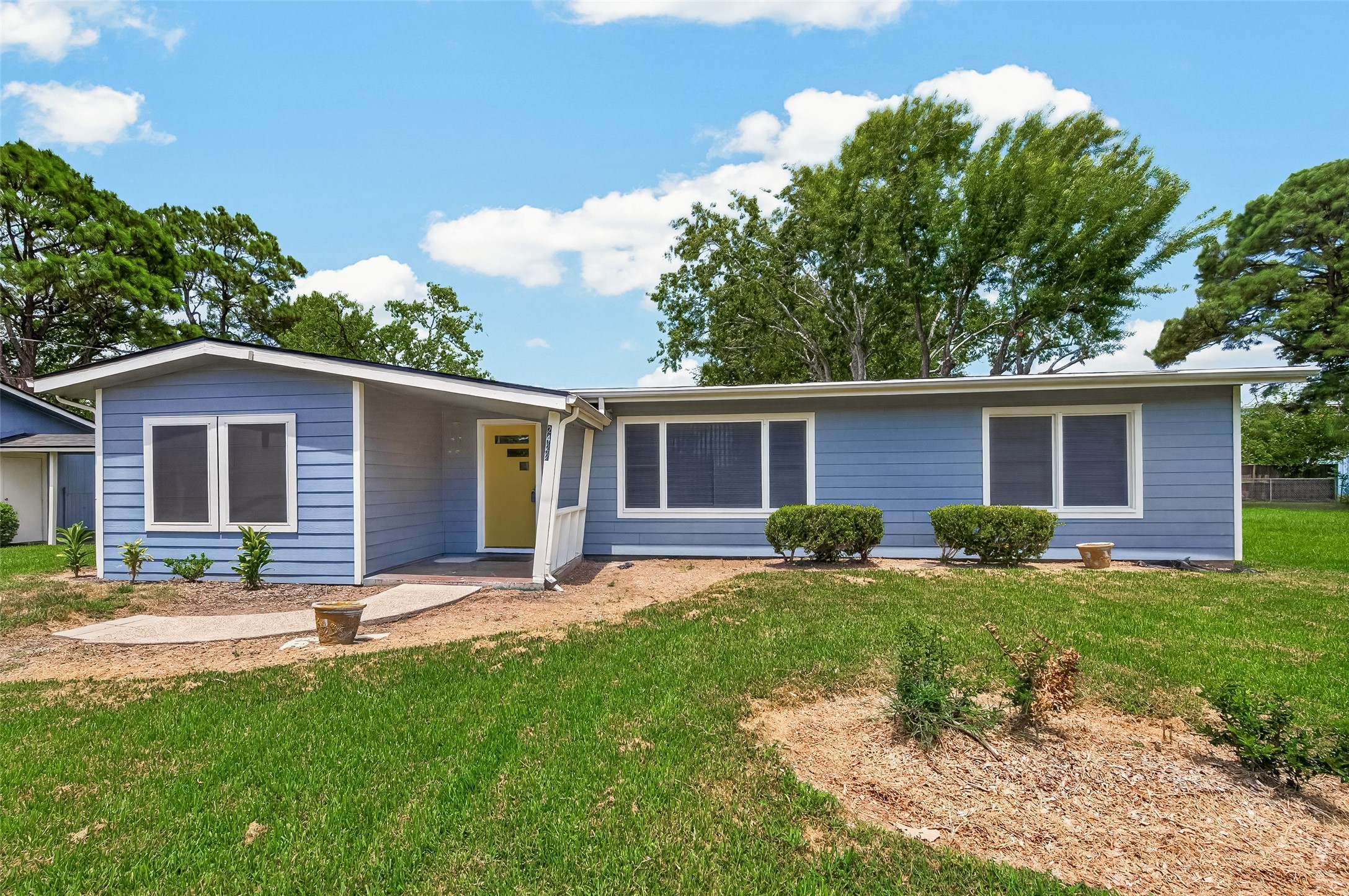 2422 Florence Street, La Marque, TX 77568