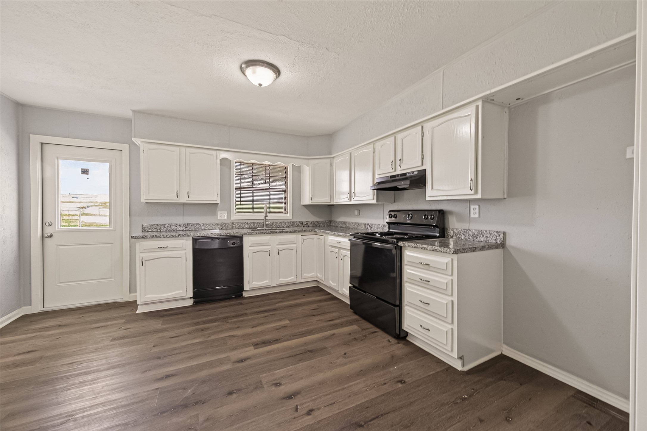 2422 Florence Street, La Marque, TX 77568 2422 Florence Street, La Marque, TX 77568