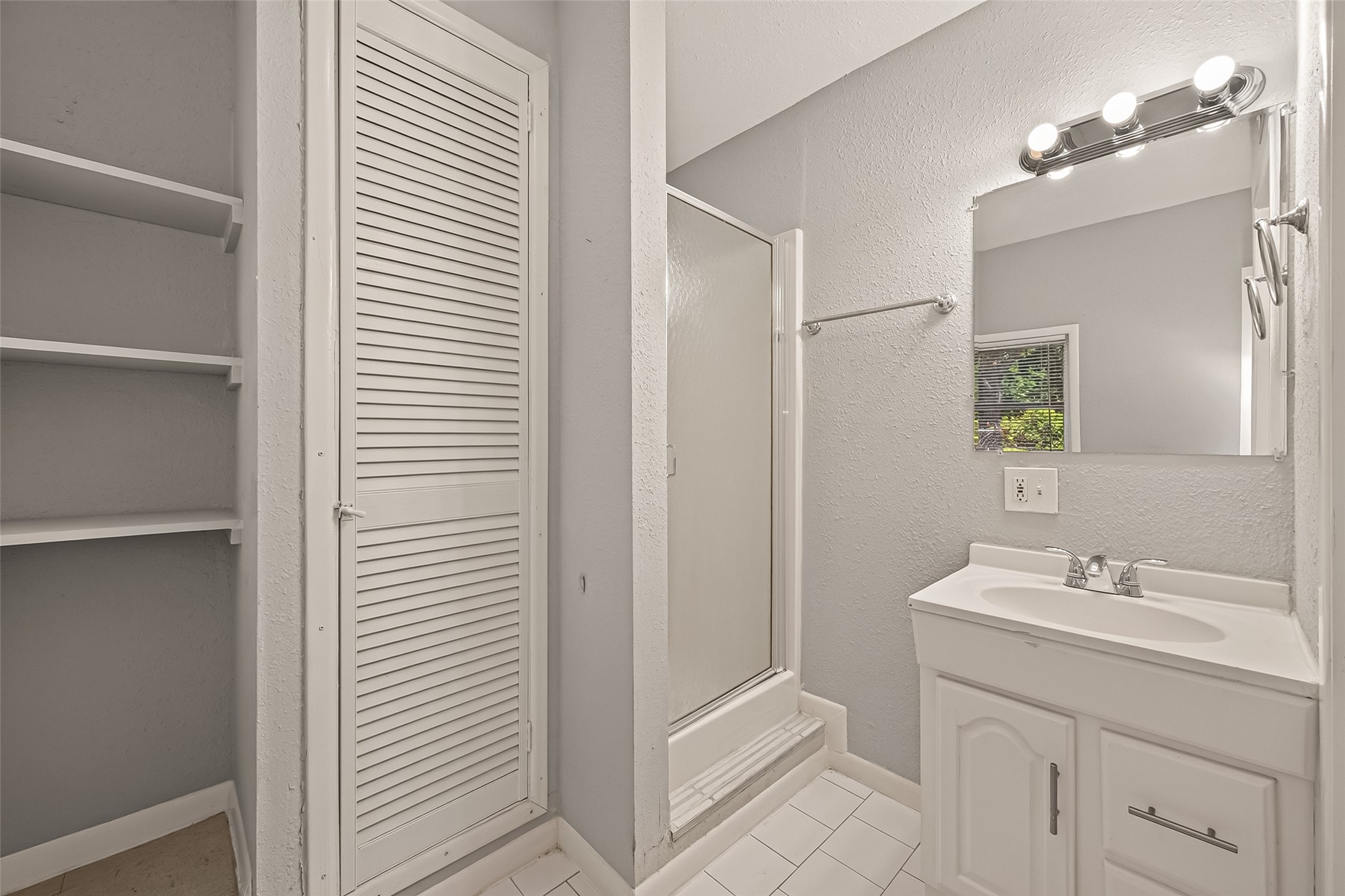 2422 Florence Street, La Marque, TX 77568