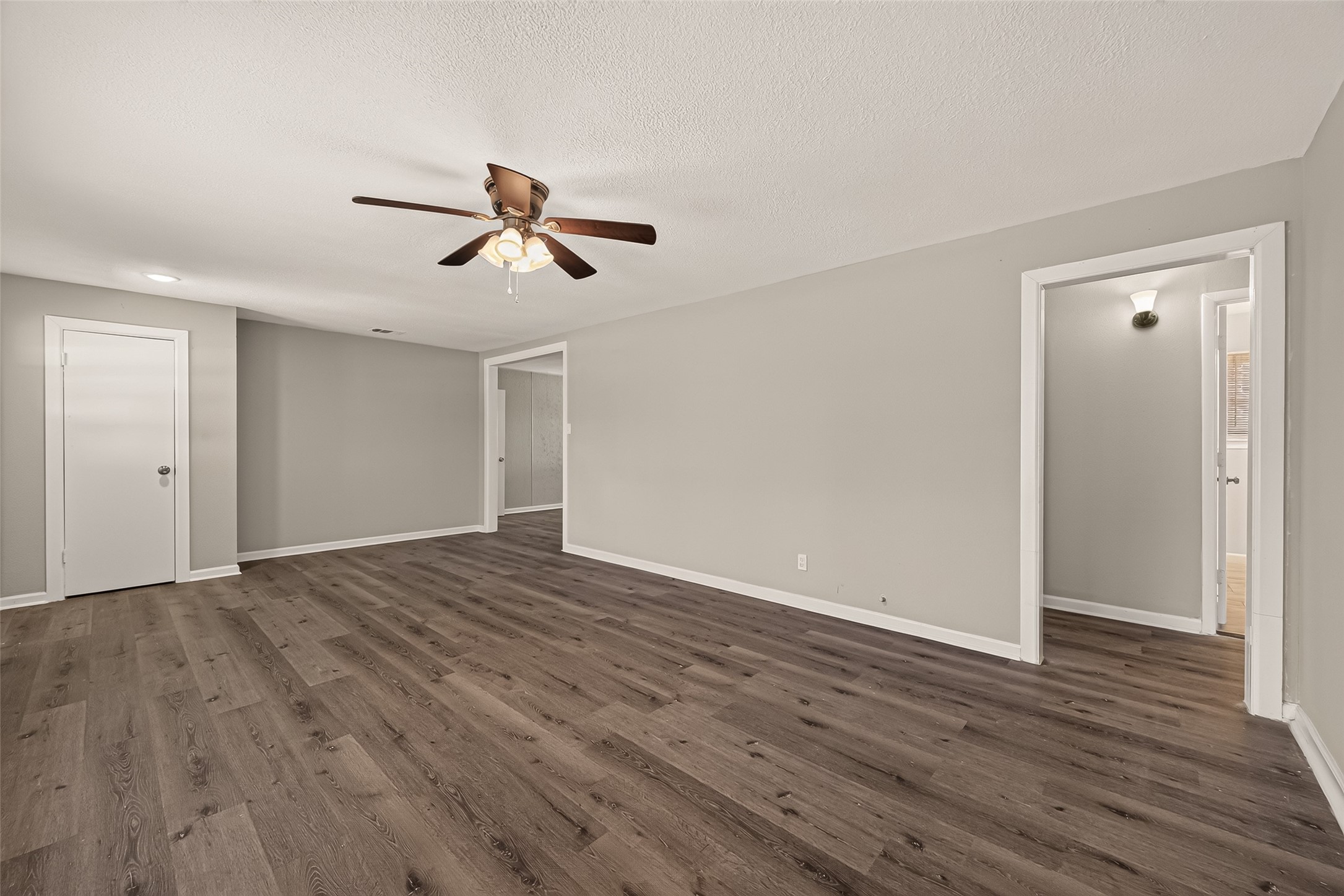 2422 Florence Street, La Marque, TX 77568 2422 Florence Street, La Marque, TX 77568