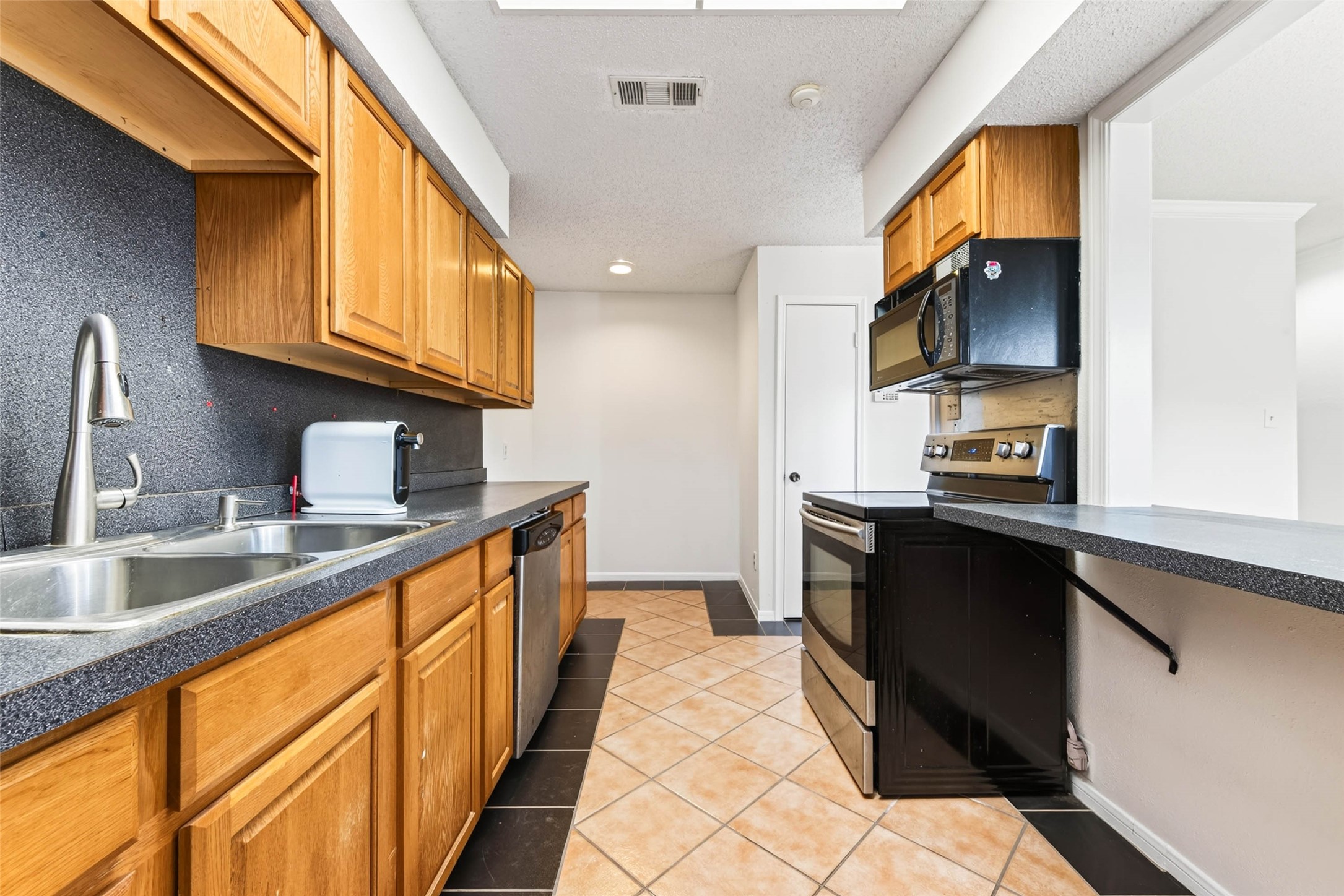 7700 Creekbend Dr, #39, Houston, TX 77071