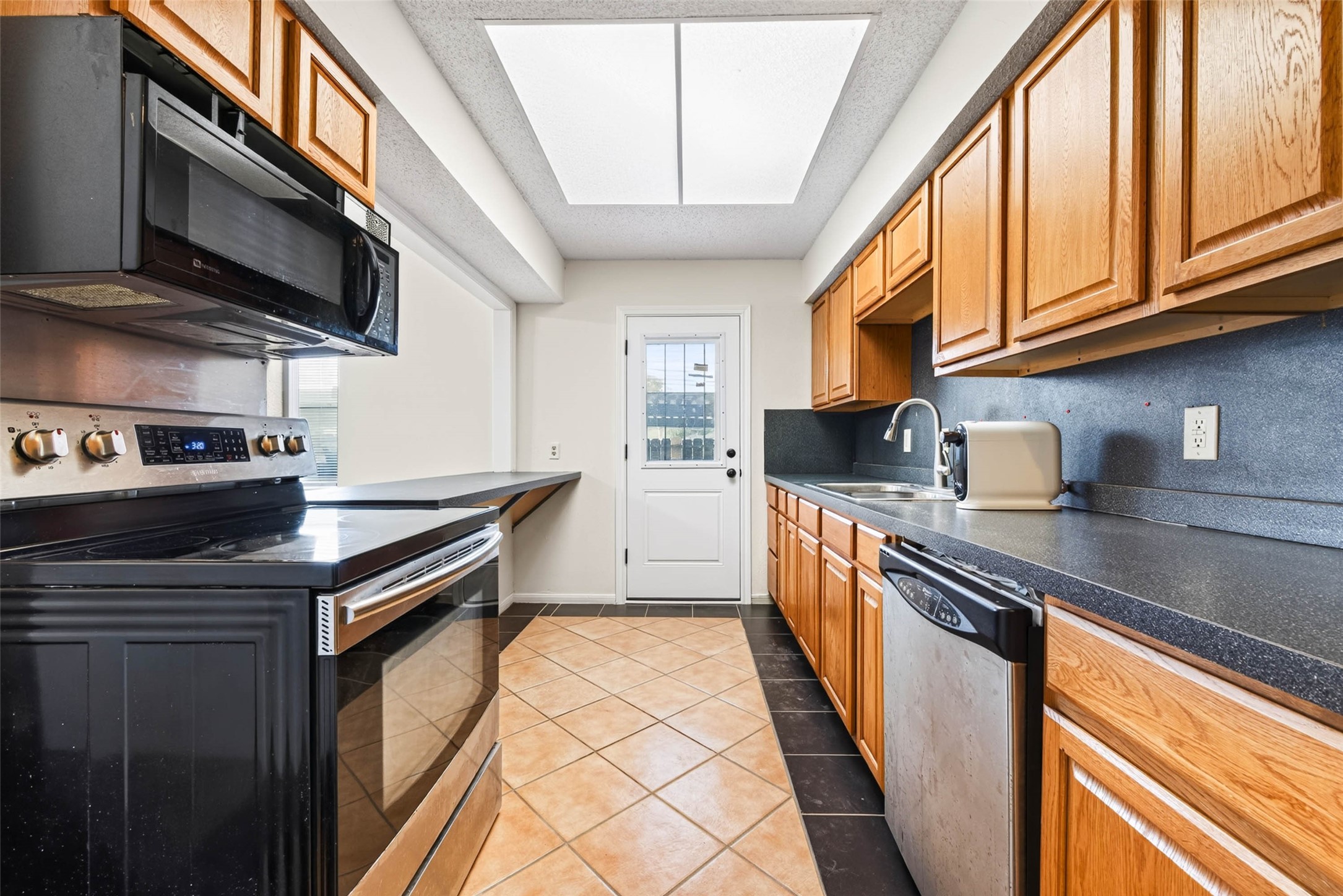 7700 Creekbend Dr, #39, Houston, TX 77071