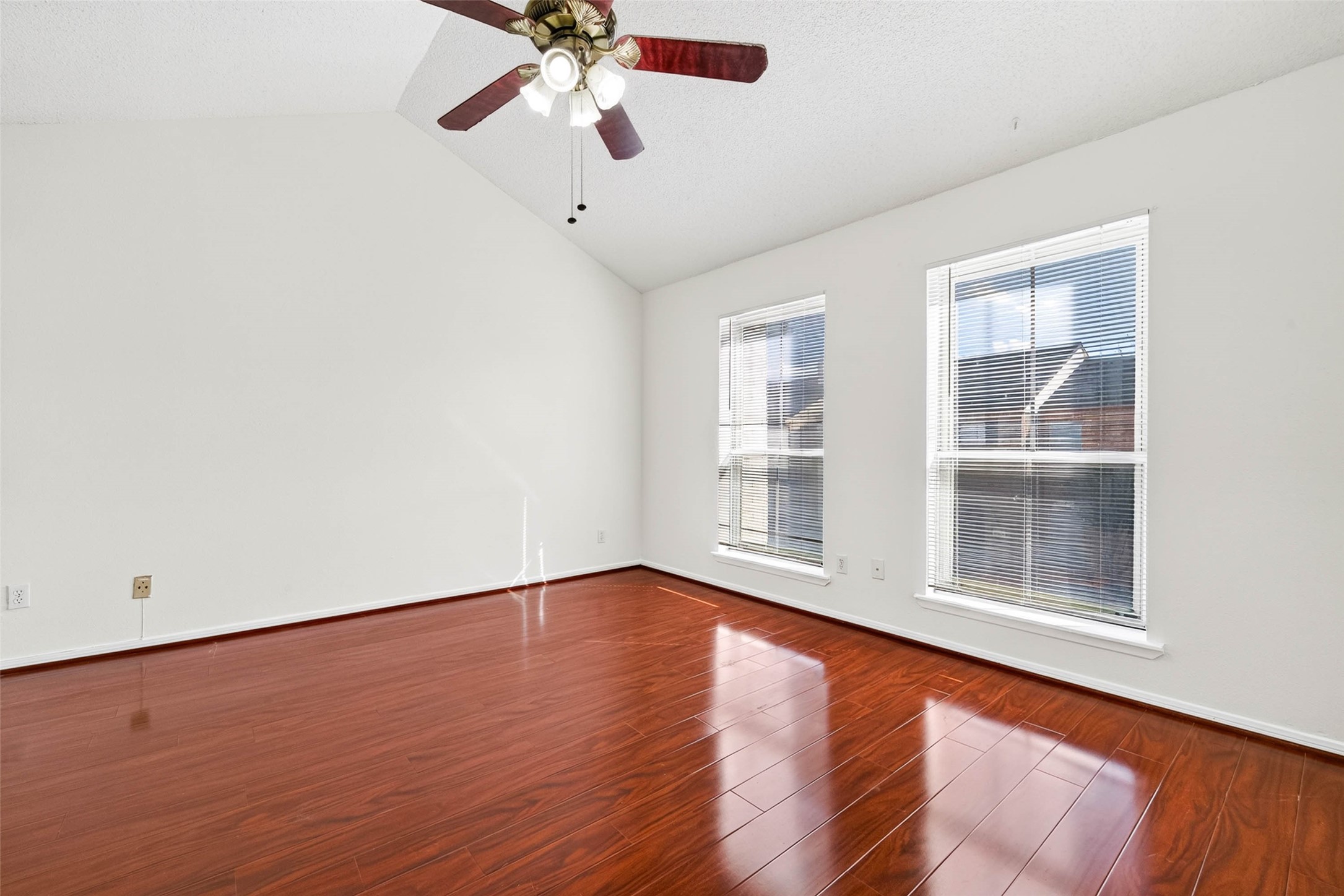 7700 Creekbend Dr, #39, Houston, TX 77071