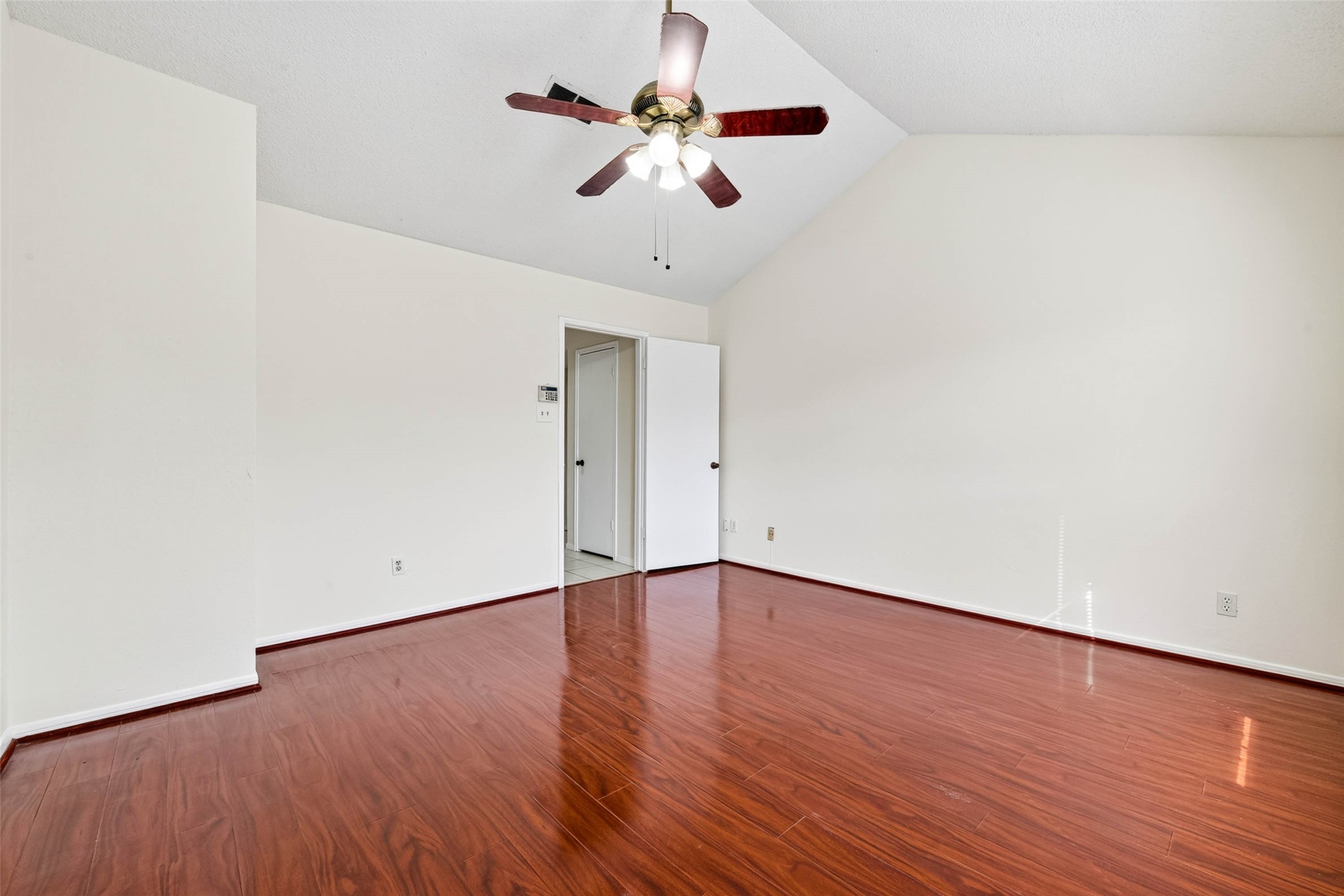 7700 Creekbend Dr, #39, Houston, TX 77071