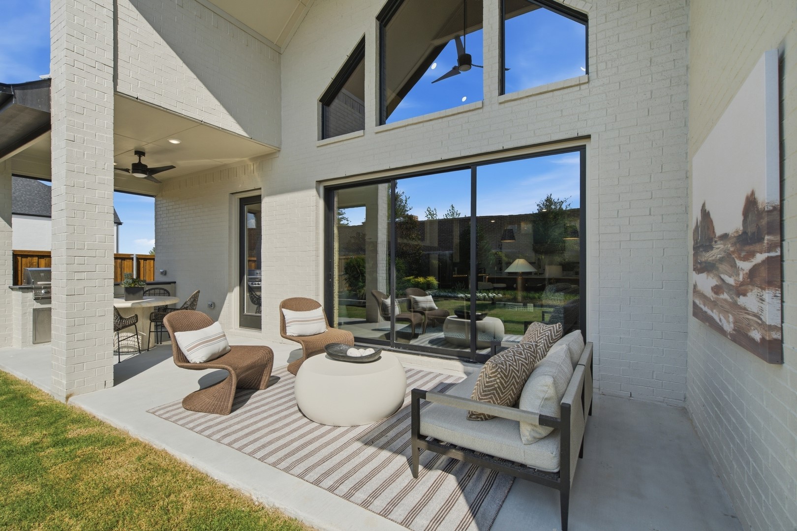 TK60-0001-B8_TEGAN - D_Covered Porch - Showcase