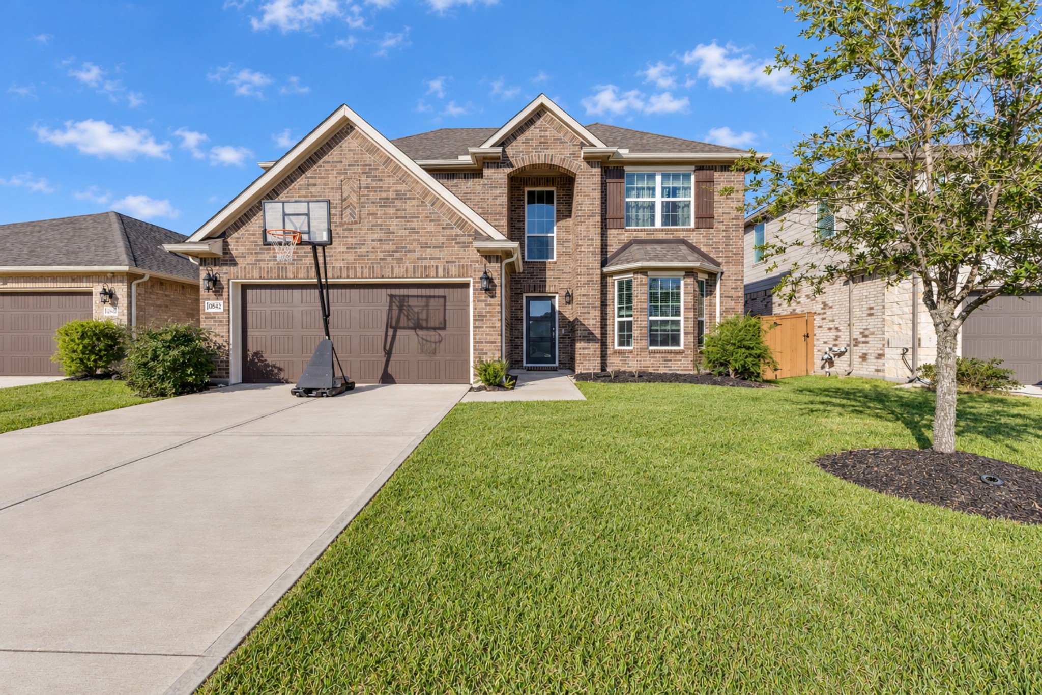 10842 Bodie Hills Drive, Rosharon, TX 77583