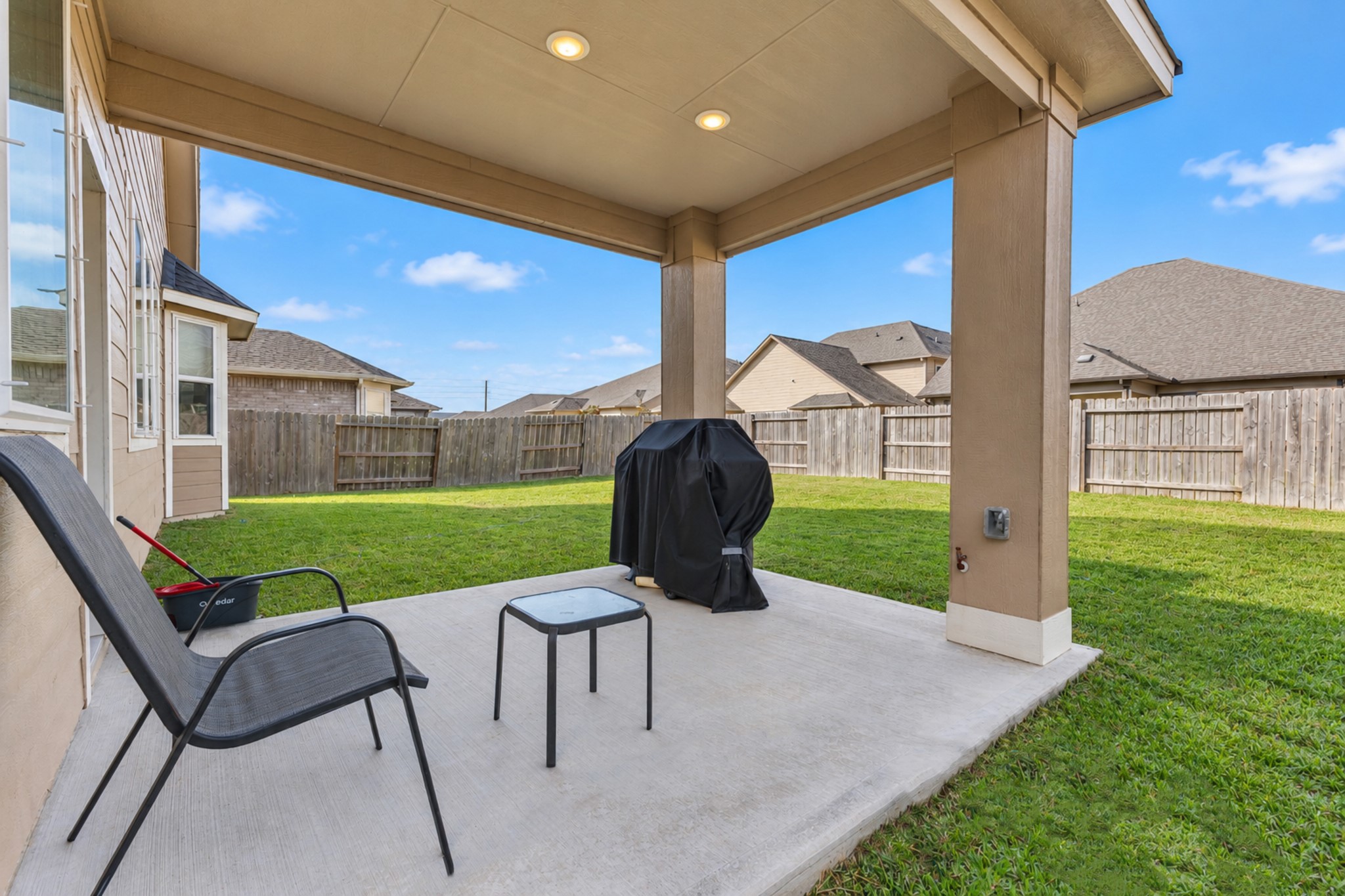 10842 Bodie Hills Drive, Rosharon, TX 77583