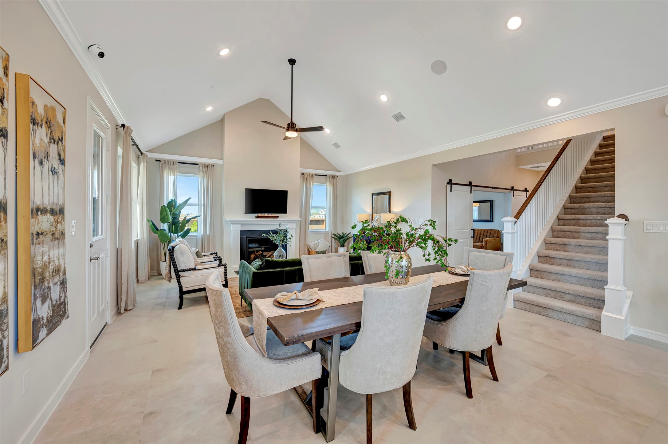 Charming dining area (*Photo not of actual home and used for illustration purposes only.)