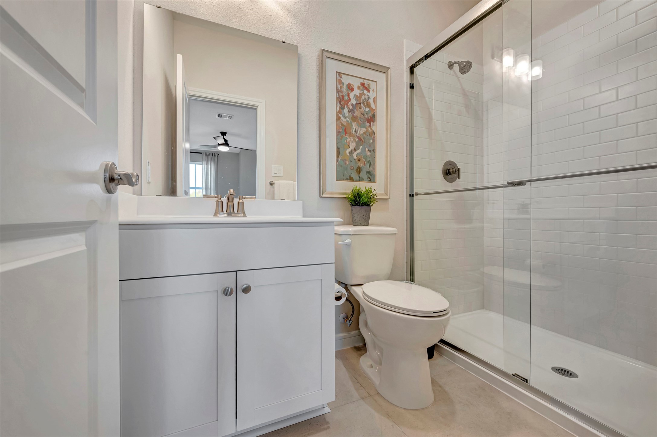 Extra Suite bath (*Photo not of actual home and used for illustration purposes only.)