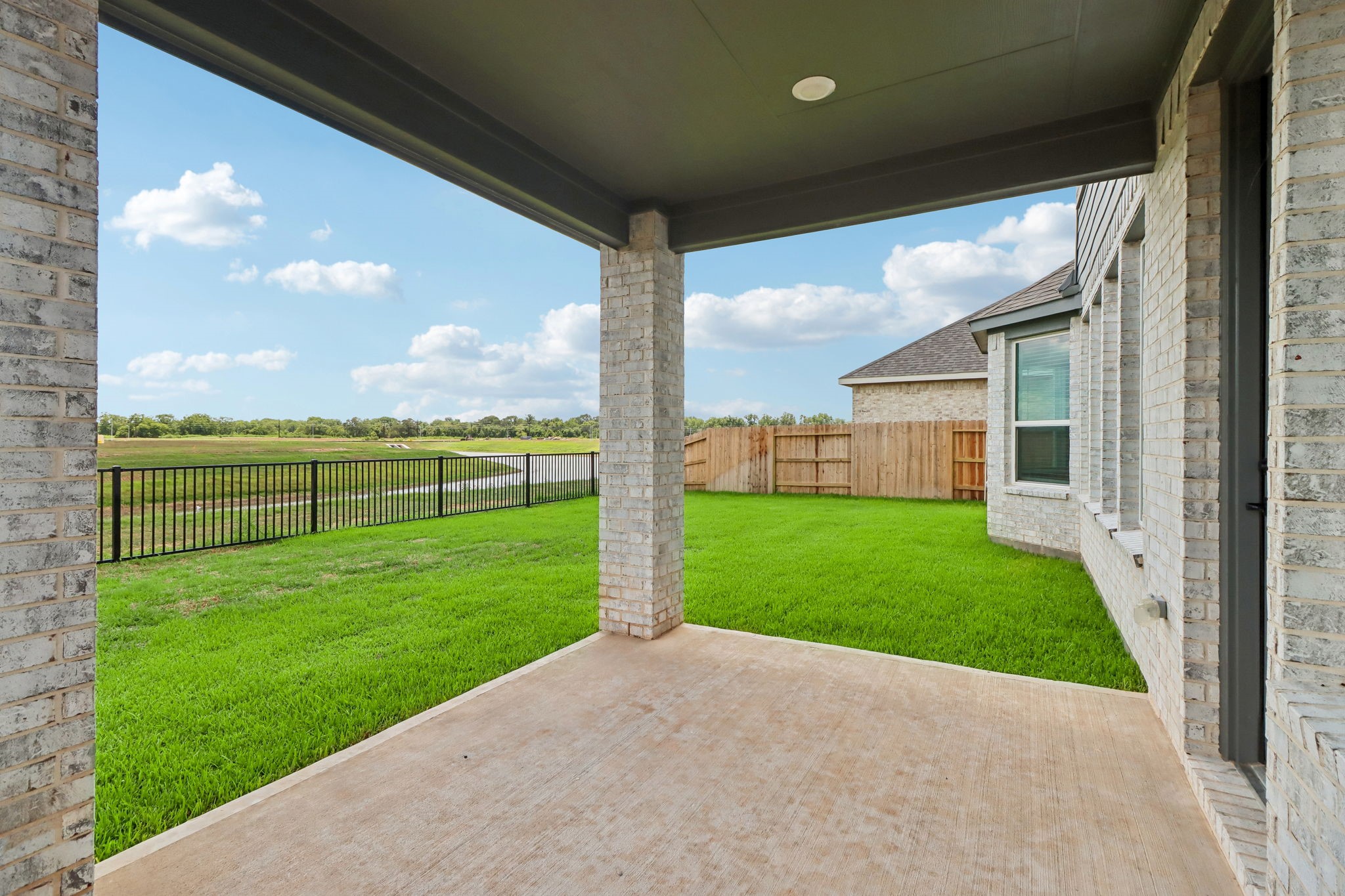 2822 Duchess Drive, Rosenberg, TX 77471