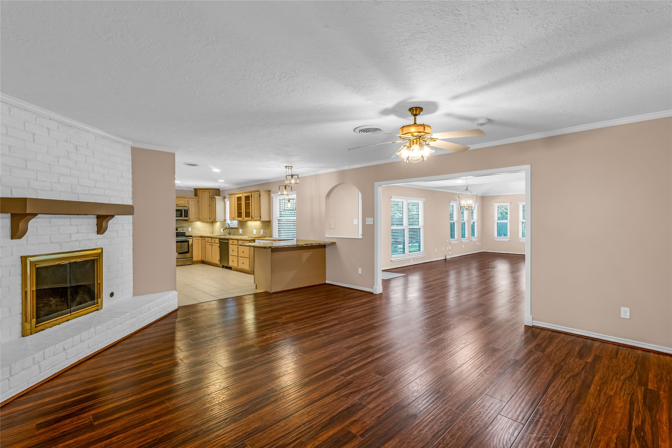 2015 West Street, Rosenberg, TX 77471 2015 West Street, Rosenberg, TX 77471