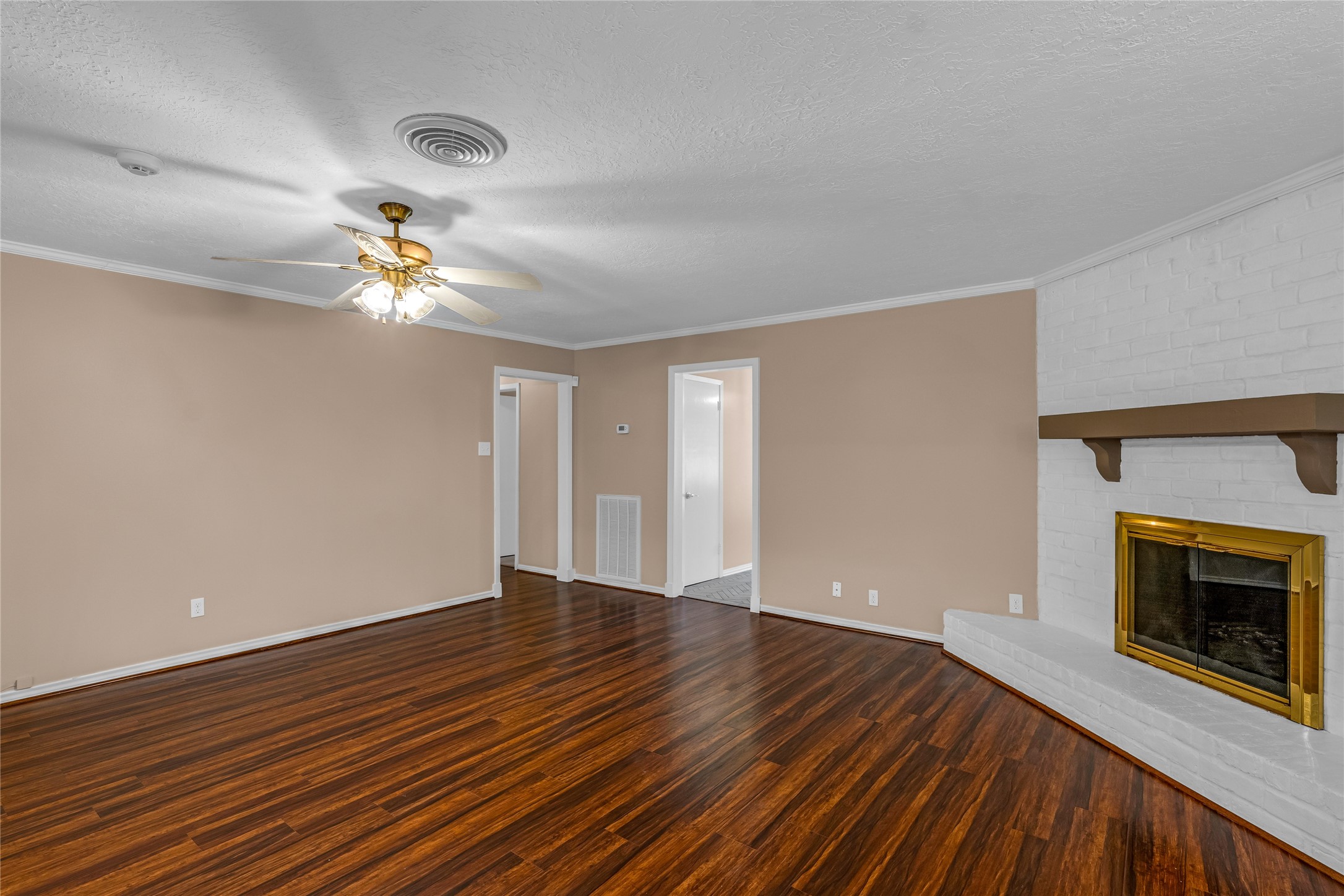 2015 West Street, Rosenberg, TX 77471