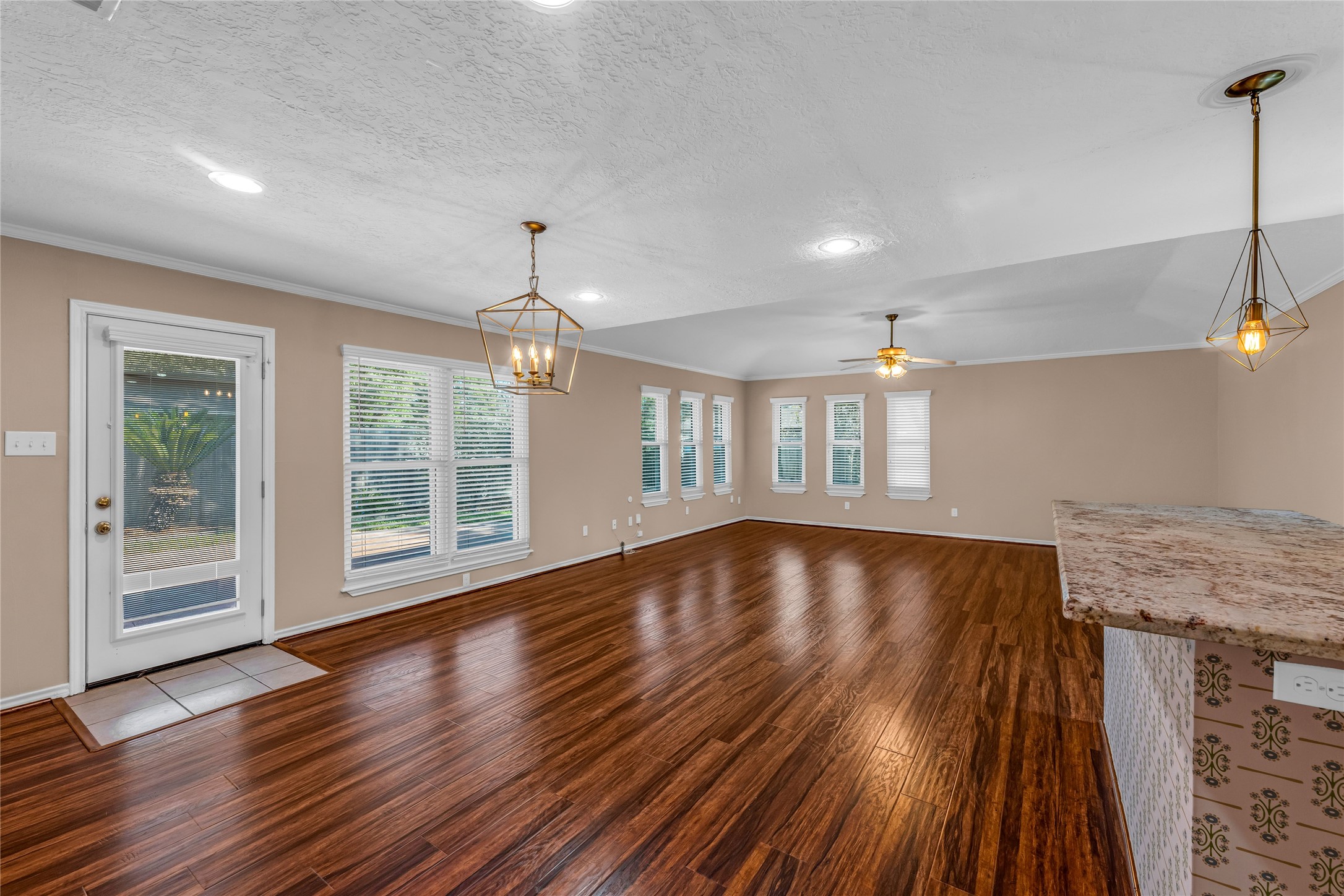 2015 West Street, Rosenberg, TX 77471