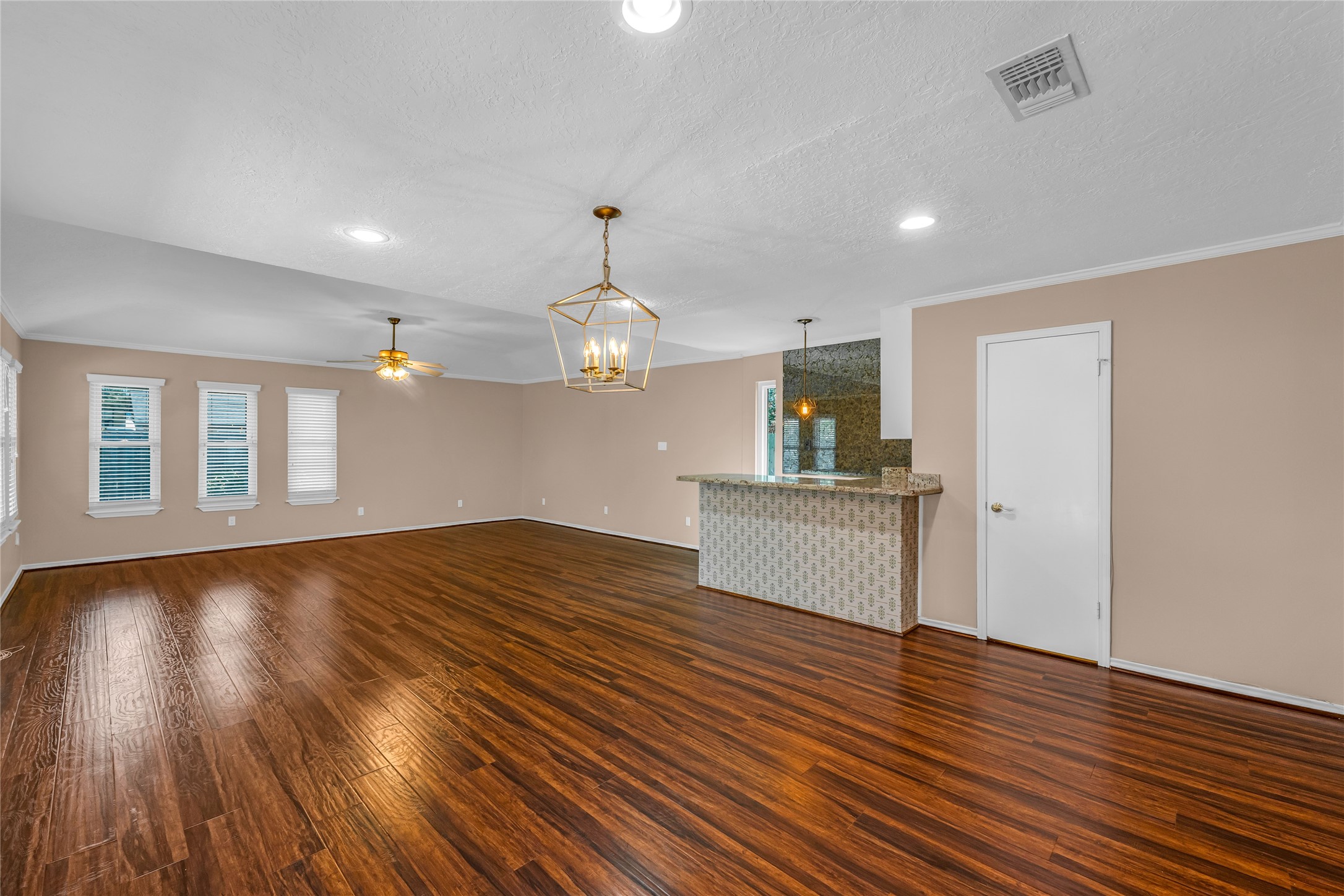 2015 West Street, Rosenberg, TX 77471
