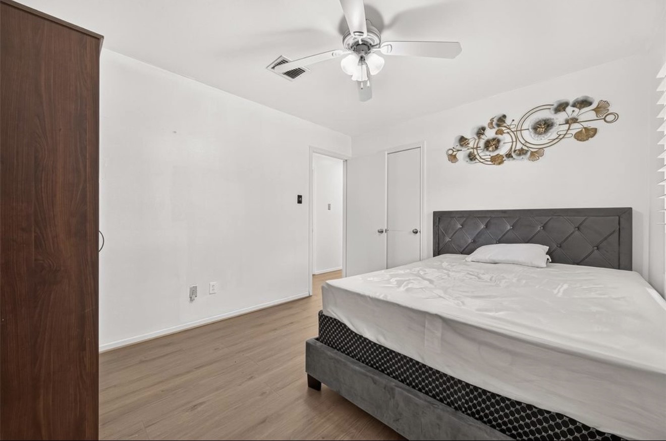 1914 Oaklawn Street, Sugar Land, TX 77498