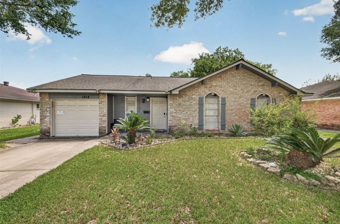 1914 Oaklawn Street, Sugar Land, TX 77498