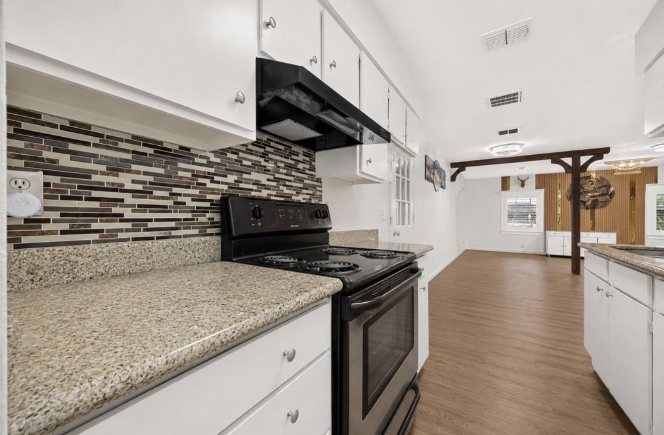 1914 Oaklawn Street, Sugar Land, TX 77498