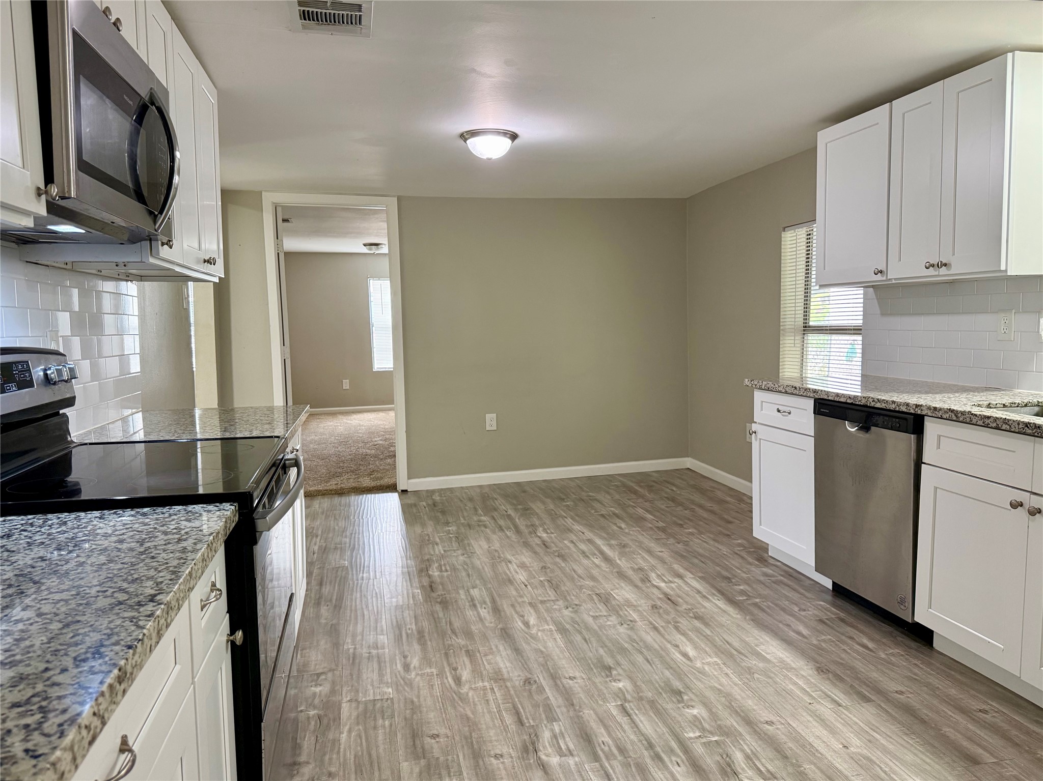 6905 Speaker Street, Hitchcock, TX 77563