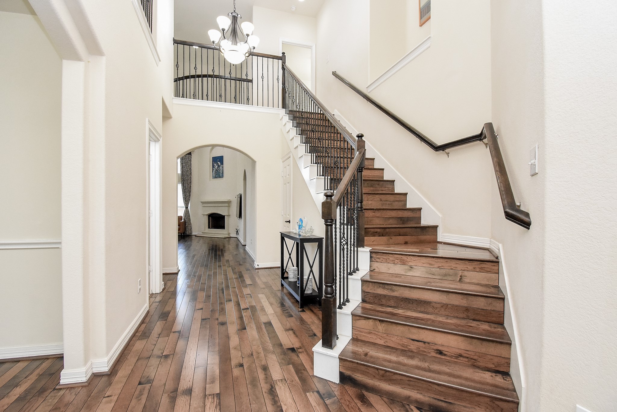 Gorgeous entry way, showcasing the stairway to the 2nd story.