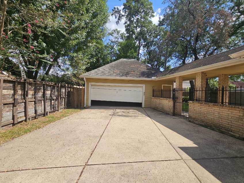 227 Wood Loop Street, Houston, TX 77015