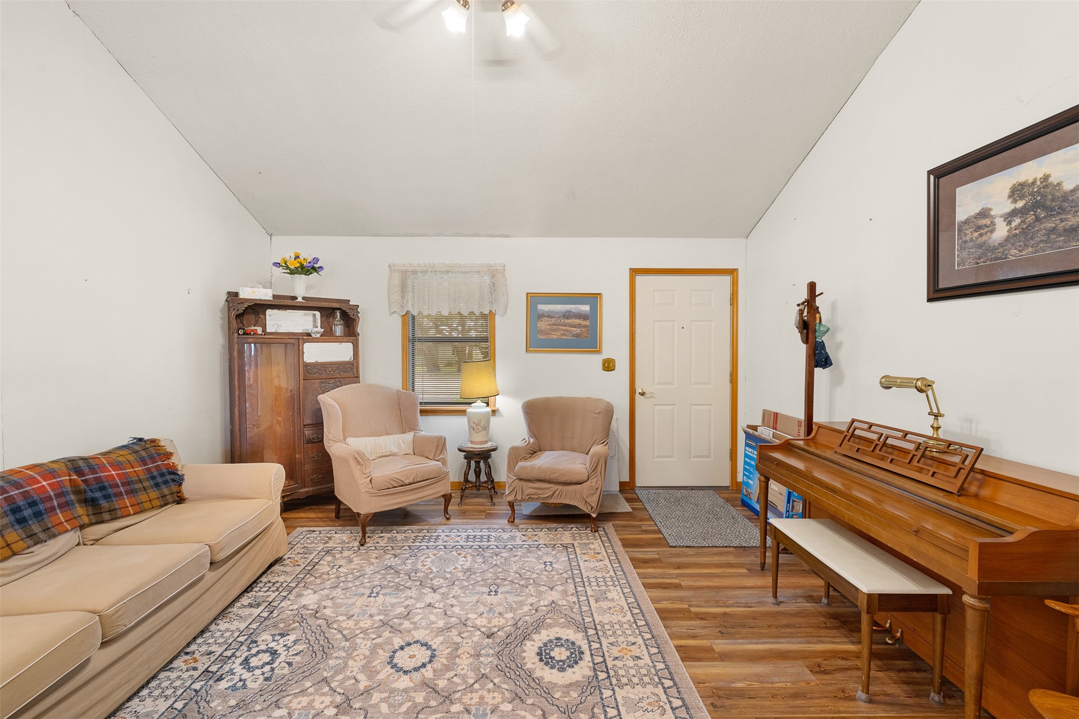 1081 Shirley Oaks Street, Columbus, TX 78934