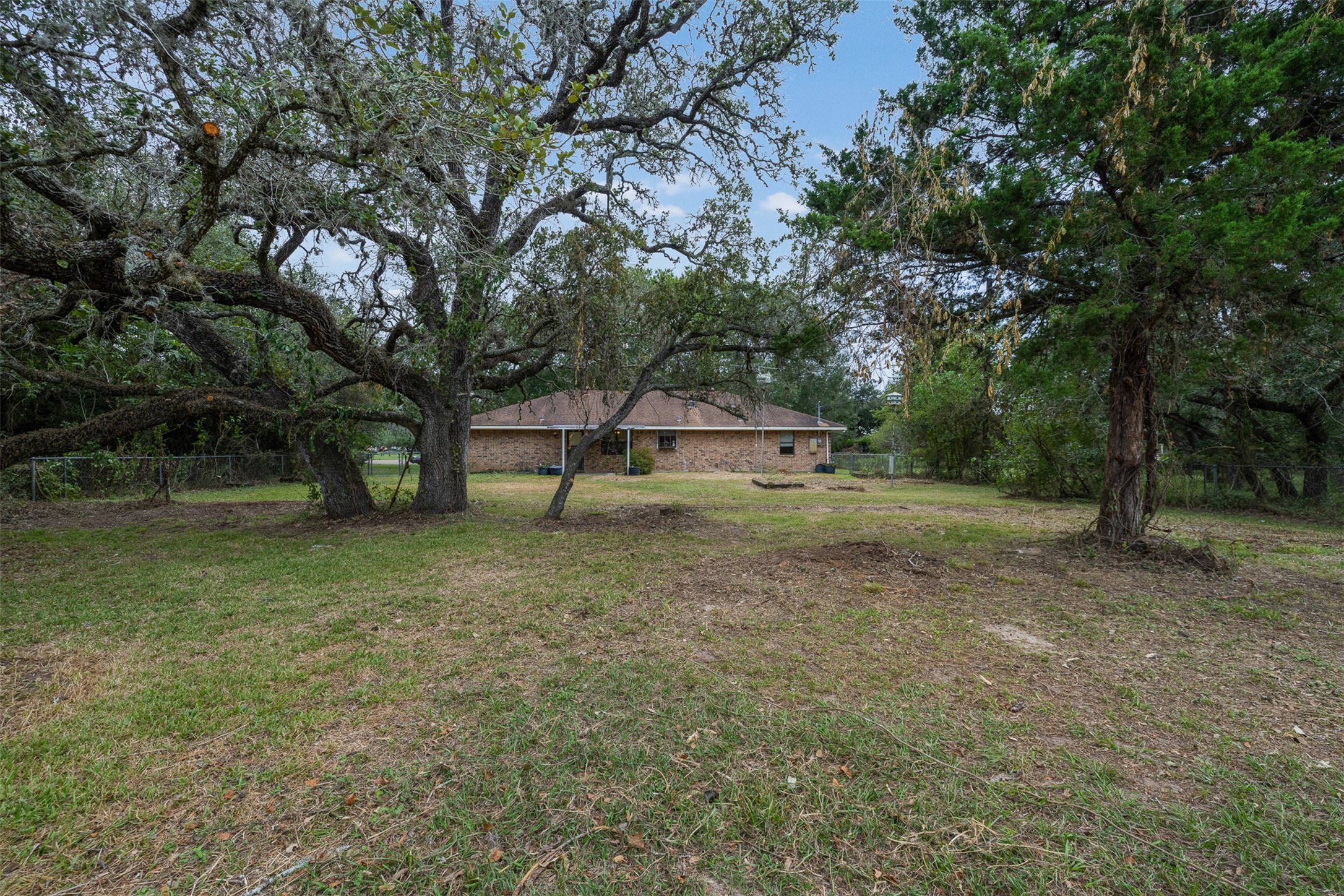 1081 Shirley Oaks Street, Columbus, TX 78934