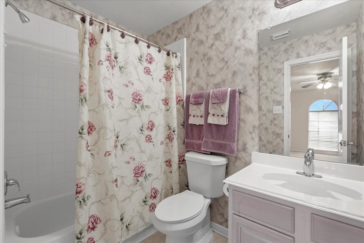 2112 Indian Blanket Drive, League City, TX 77573