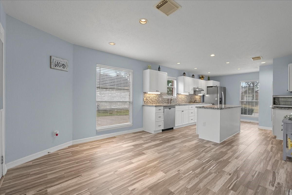2112 Indian Blanket Drive, League City, TX 77573