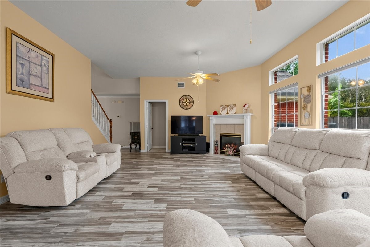 2112 Indian Blanket Drive, League City, TX 77573