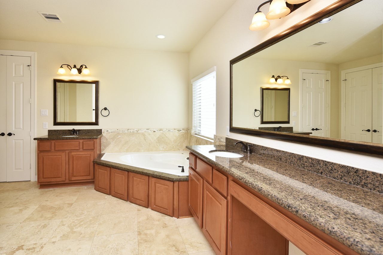 6010 Crystal Water Drive, Richmond, TX 77406