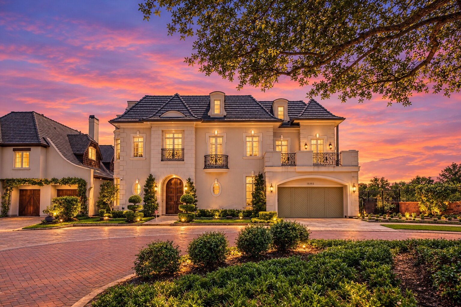 The Aida Younis Team presents 15302 Oyster Creek! The Aida Younis Team presents 15302 Oyster Creek!