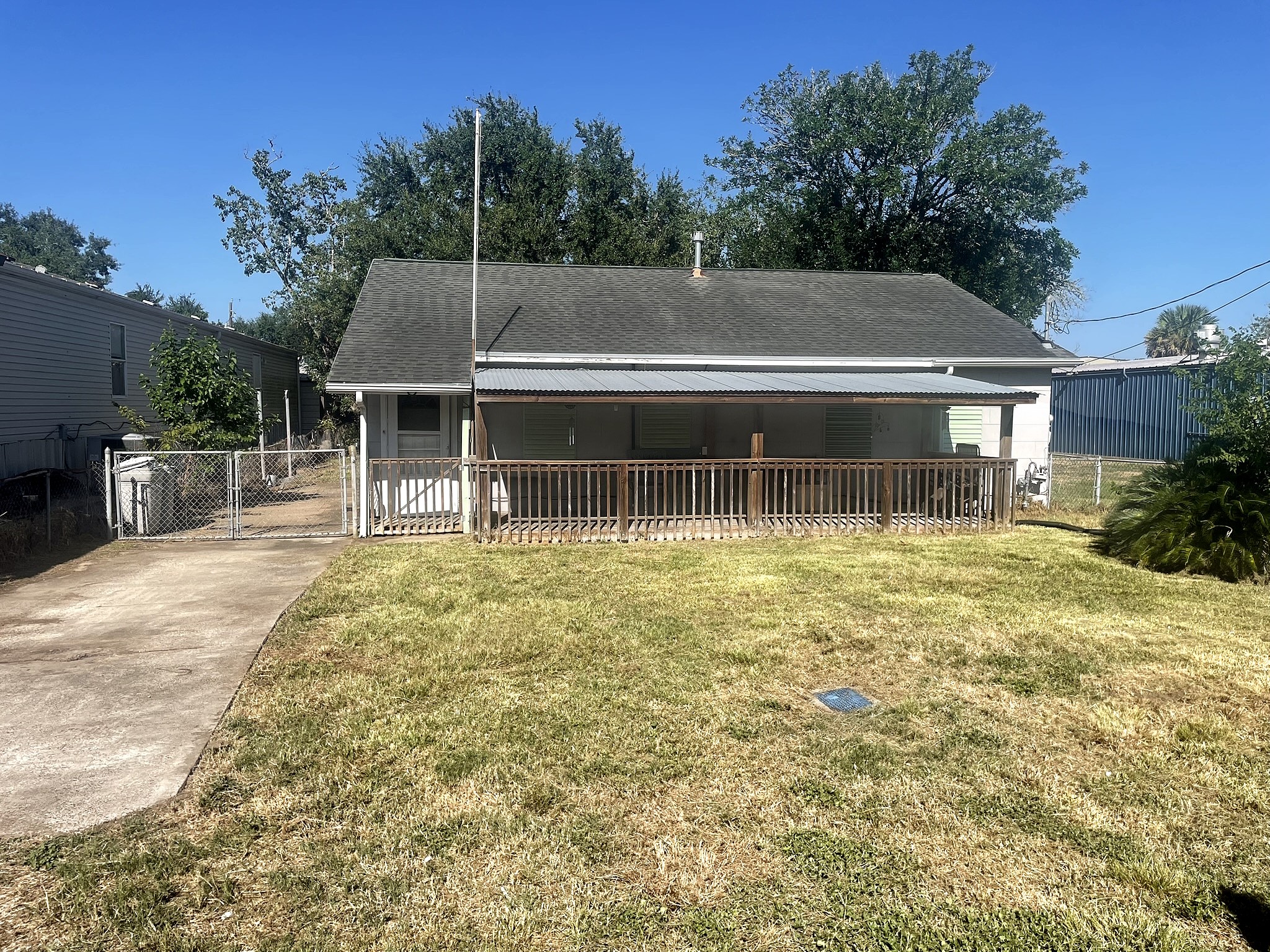 4439 9th Street, Bacliff, TX 77518