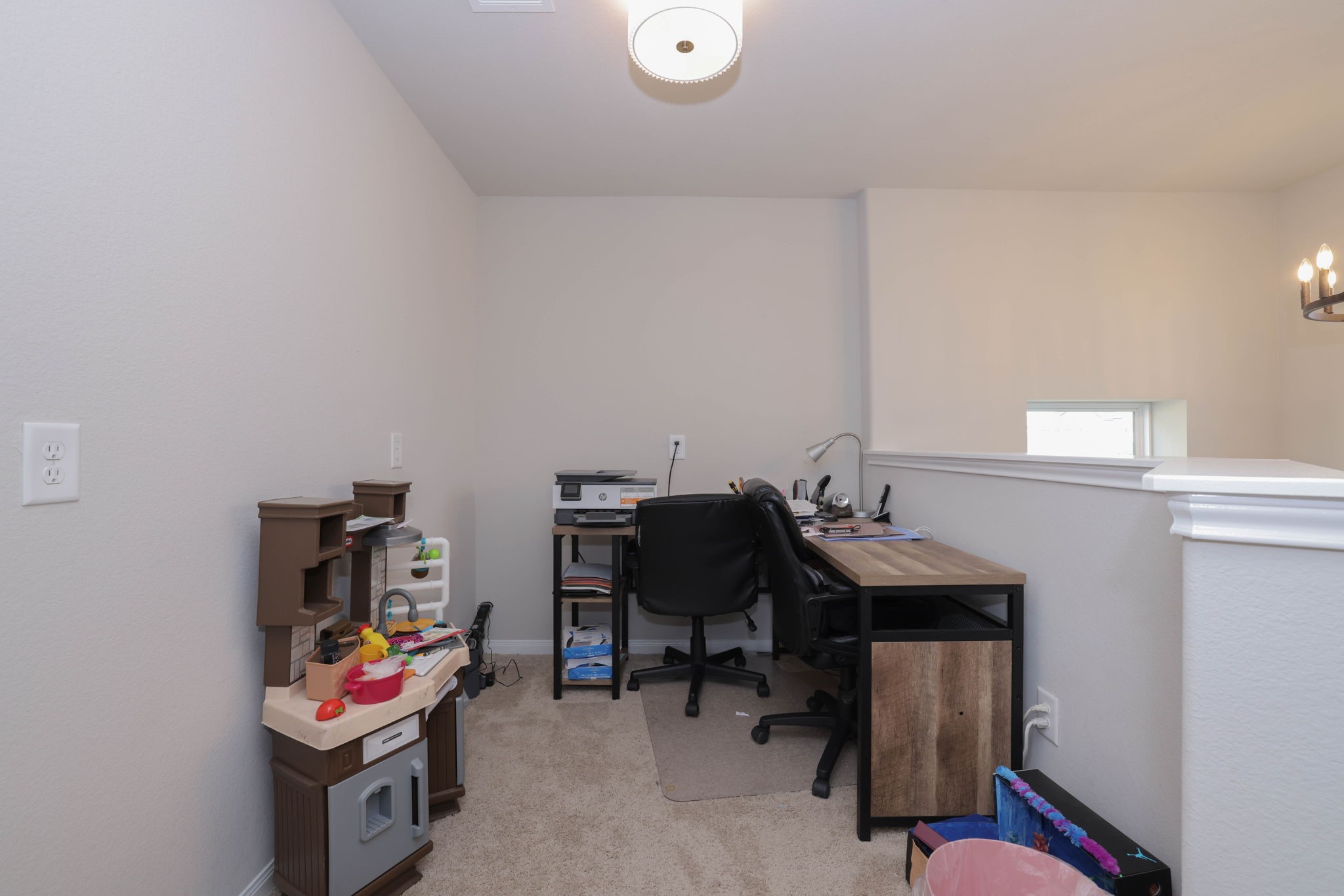 Office nook off of gameroom