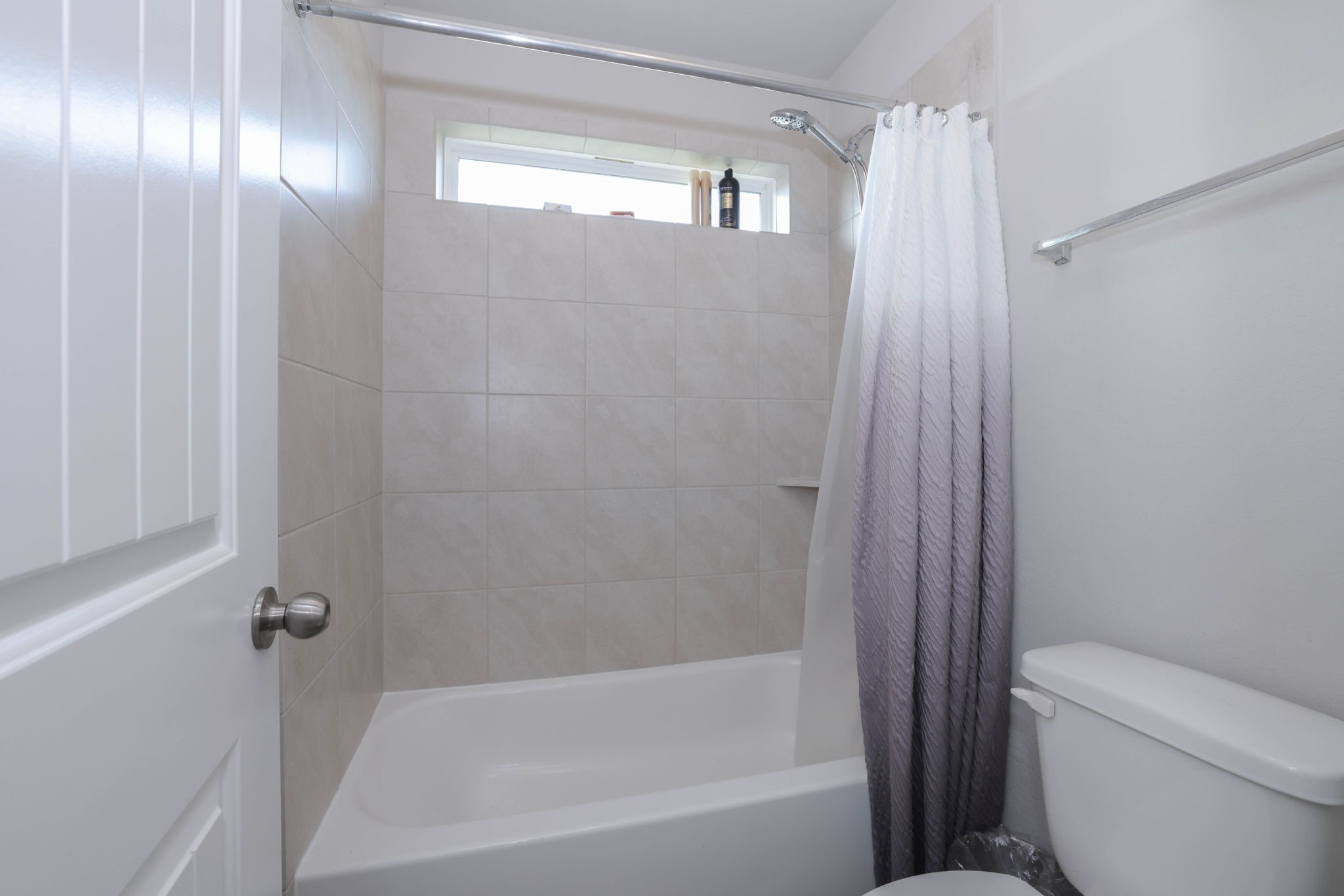 Combined shower and bathtub on 2nd floor
