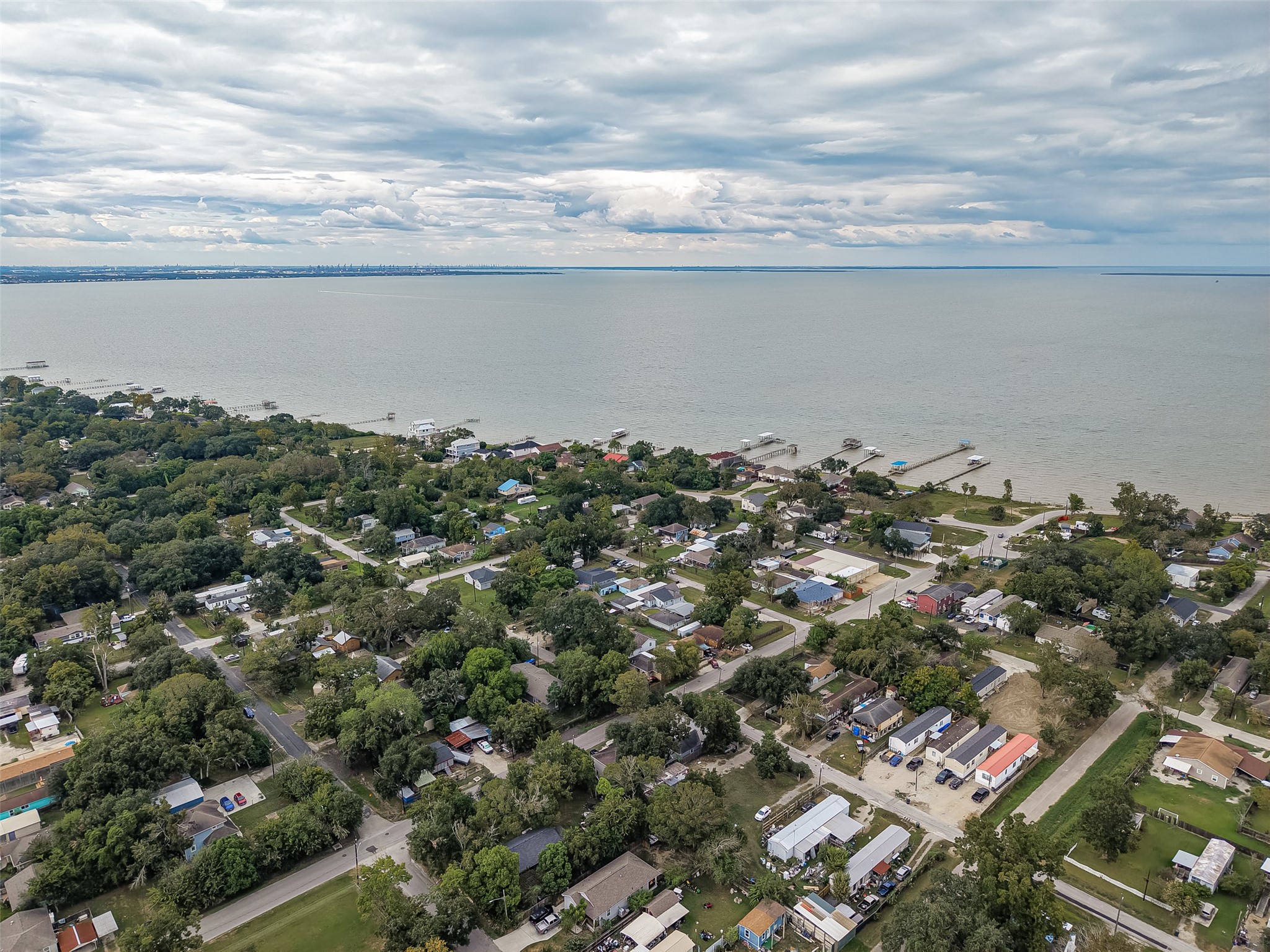 4447 5th Street, Bacliff, TX 77518