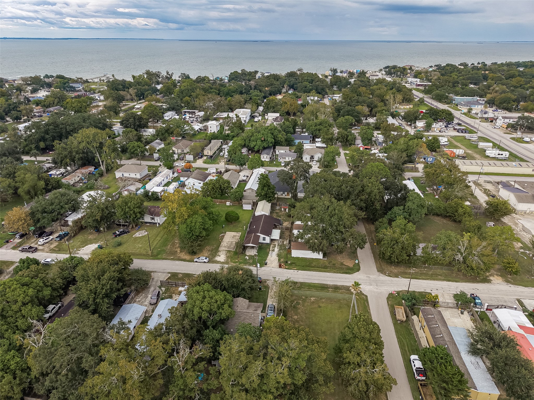 4447 5th Street, Bacliff, TX 77518 4447 5th Street, Bacliff, TX 77518