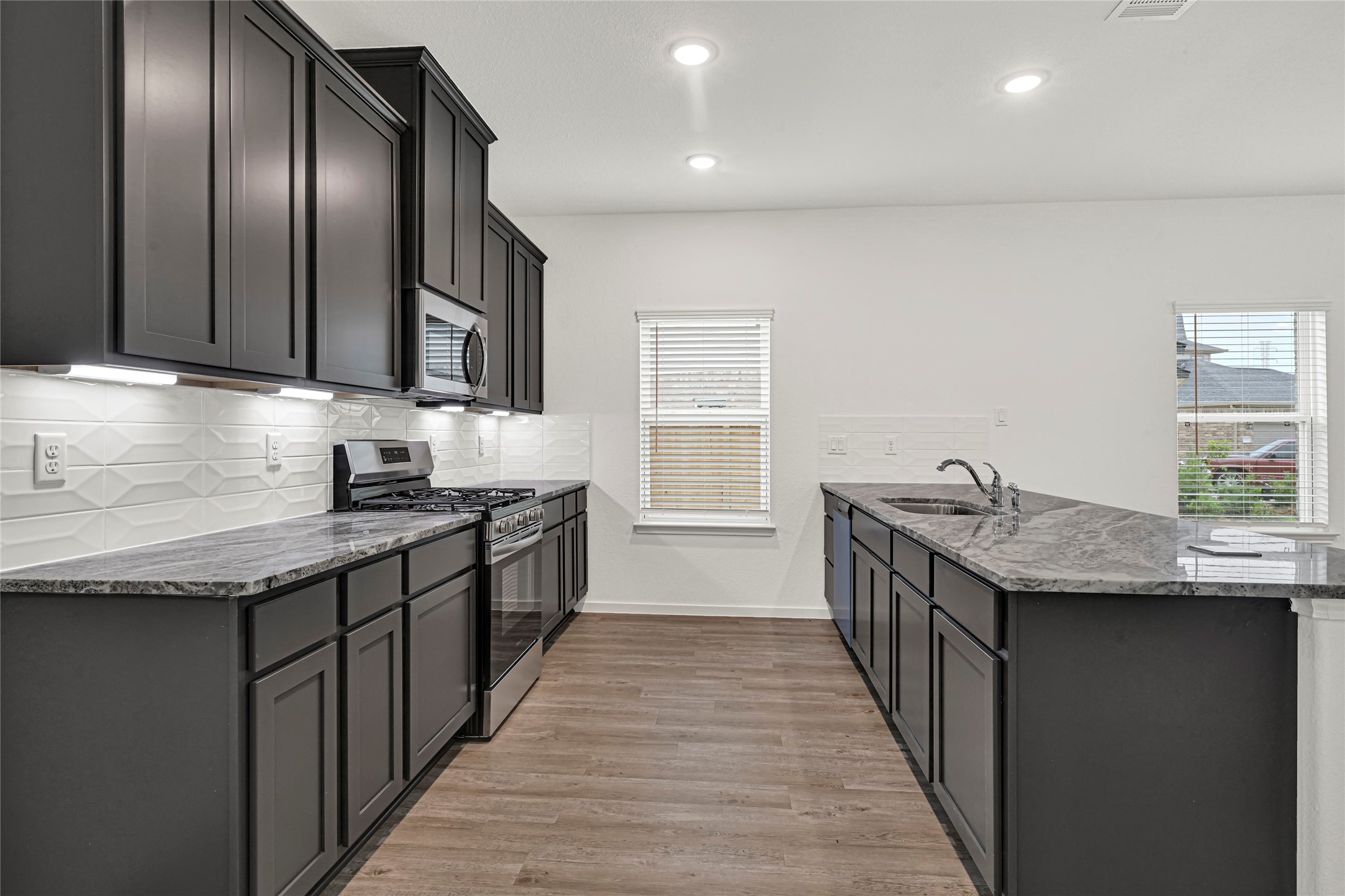 2106 Rosillo Brook Drive, Baytown, TX 77521