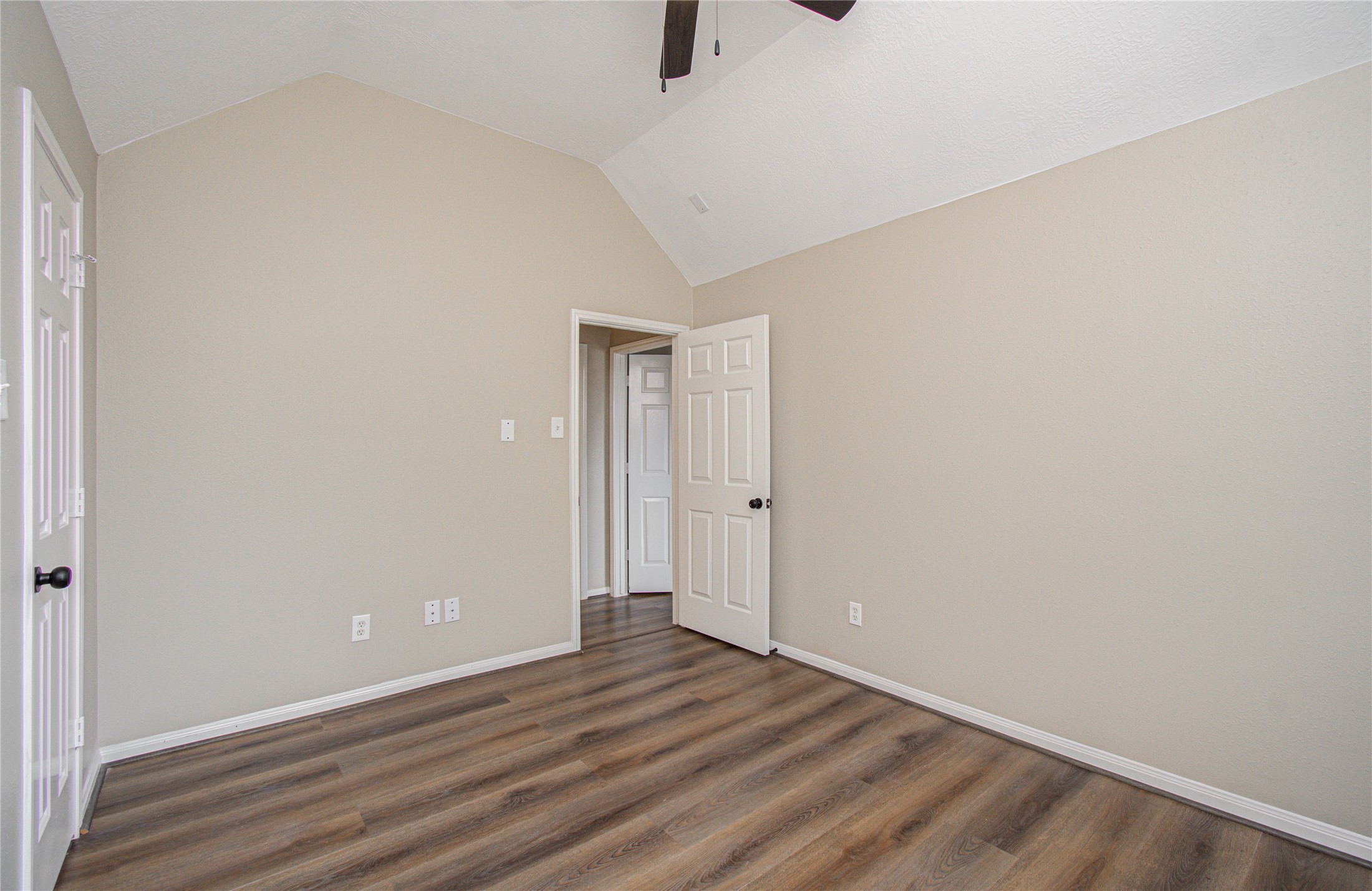 6801 Paigetree Lane, Pearland, TX 77584
