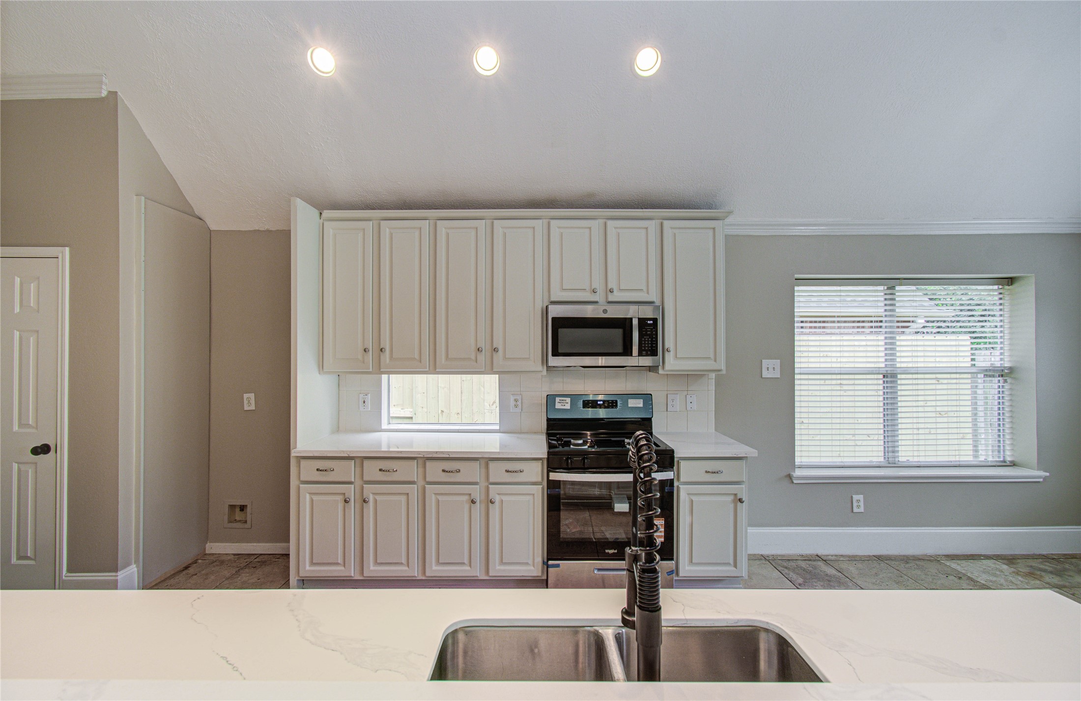 6801 Paigetree Lane, Pearland, TX 77584