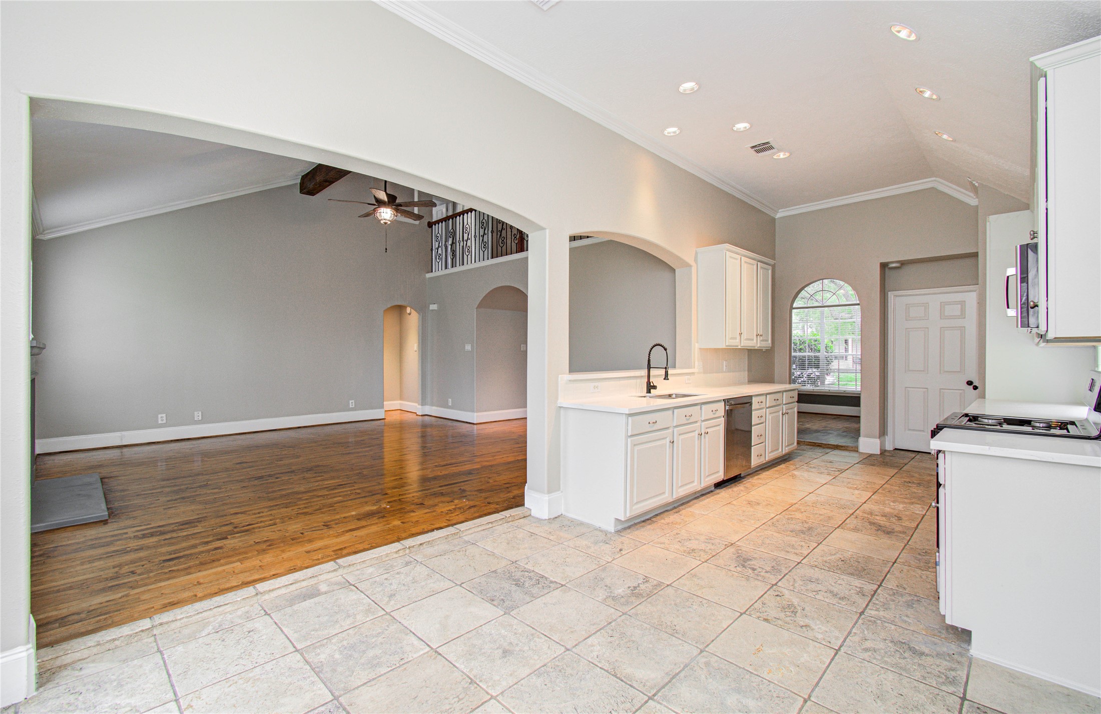 6801 Paigetree Lane, Pearland, TX 77584