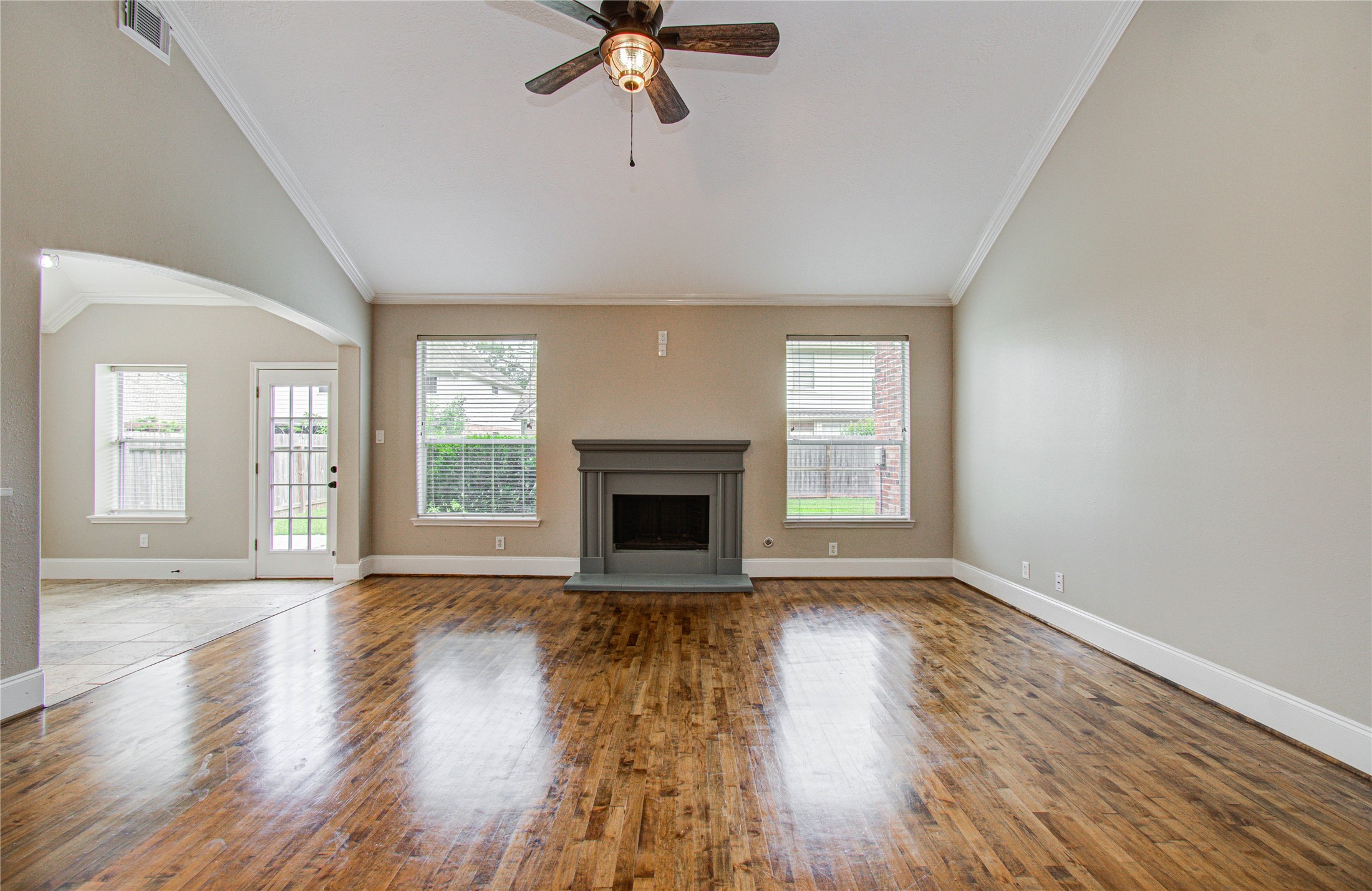 6801 Paigetree Lane, Pearland, TX 77584