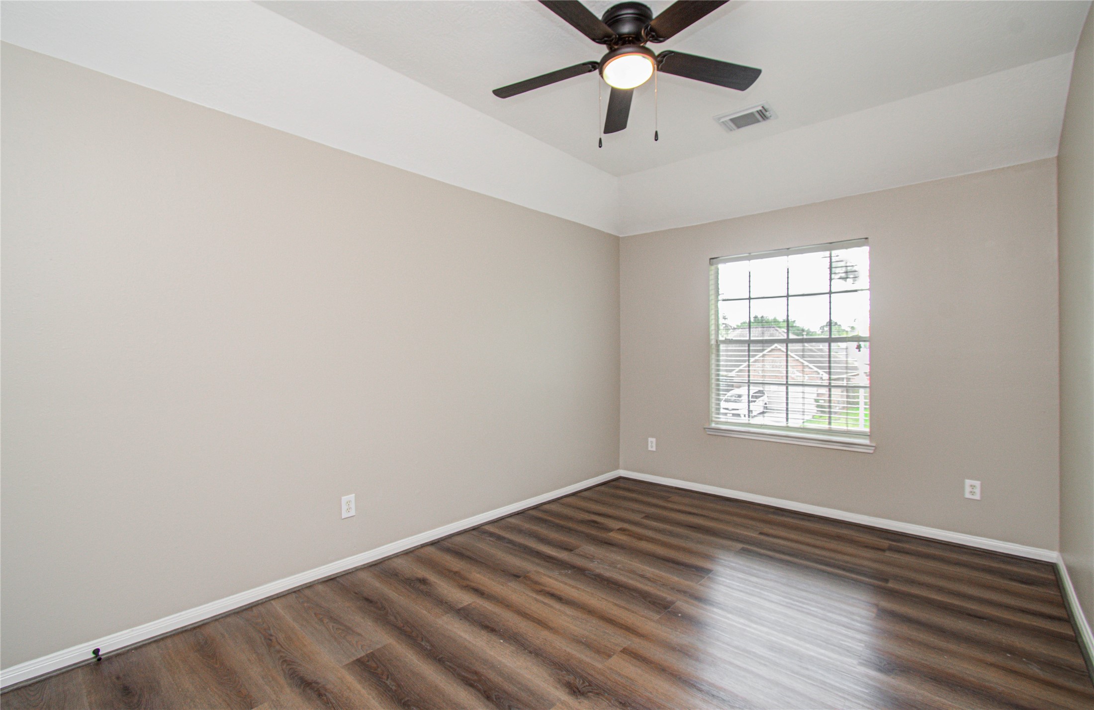6801 Paigetree Lane, Pearland, TX 77584