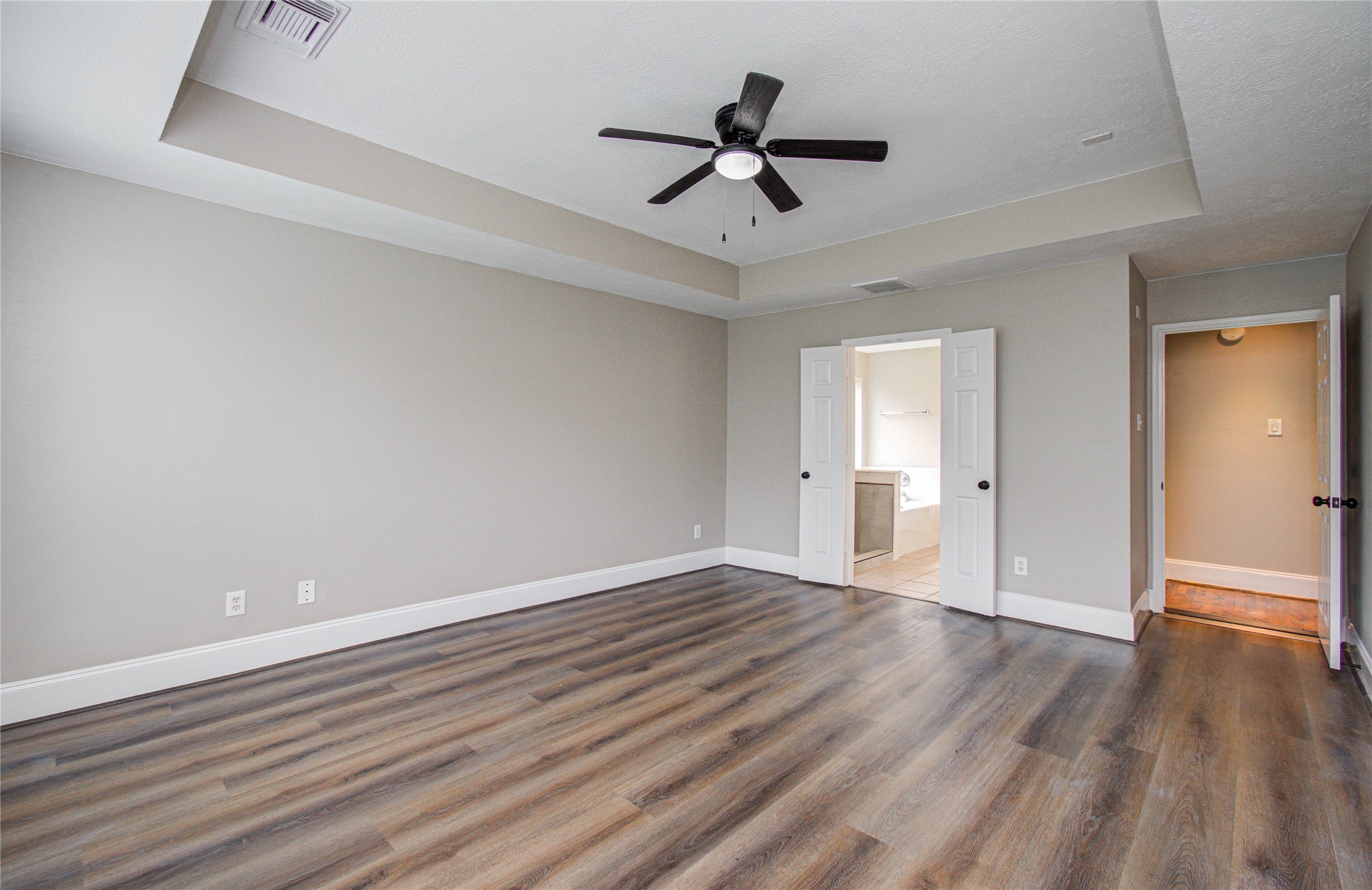 6801 Paigetree Lane, Pearland, TX 77584