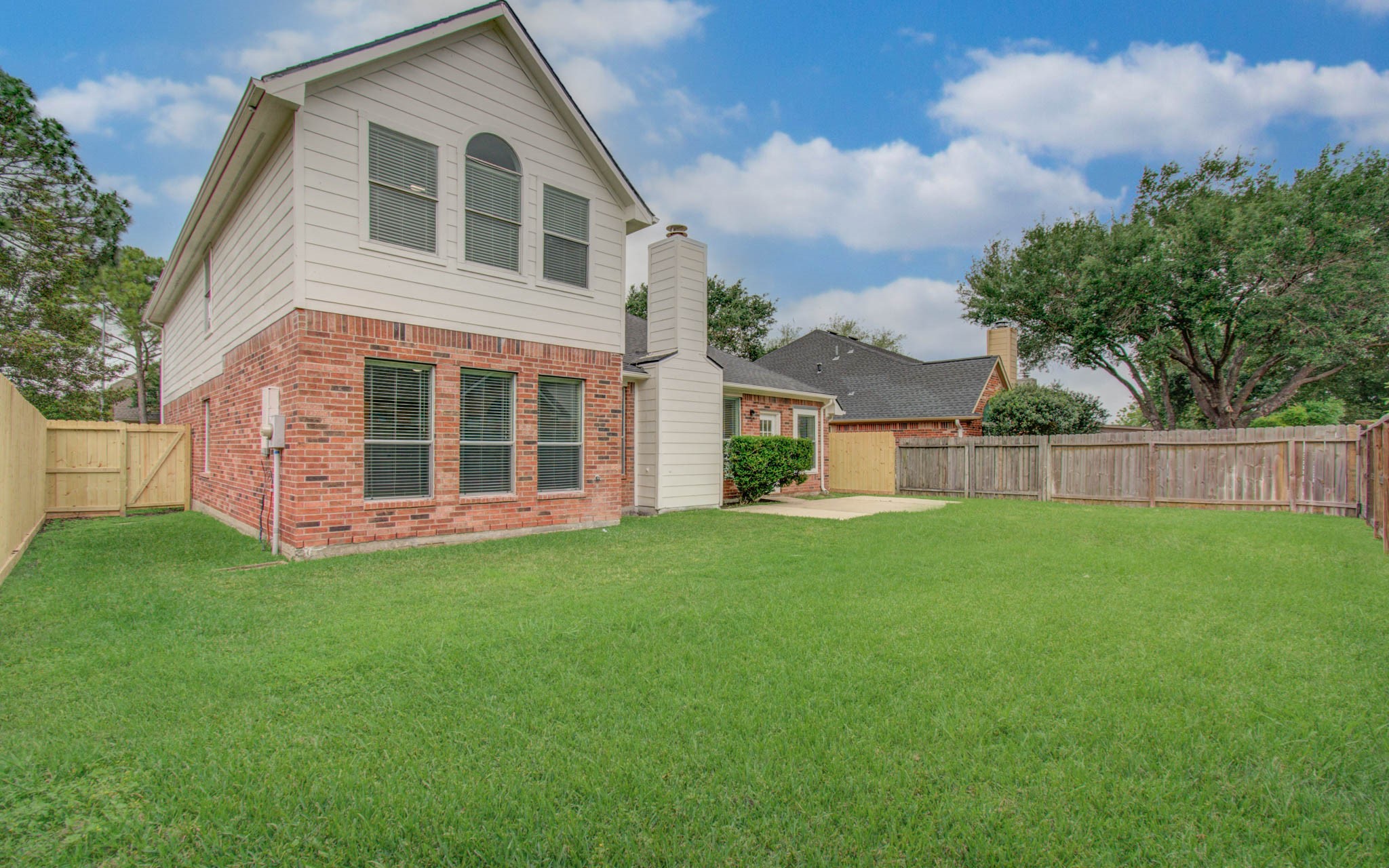 6801 Paigetree Lane, Pearland, TX 77584