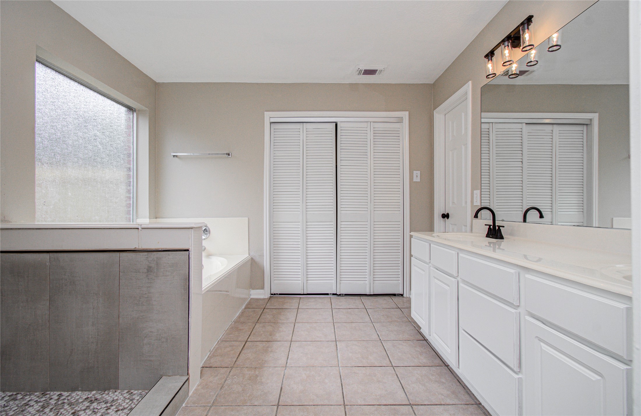 6801 Paigetree Lane, Pearland, TX 77584