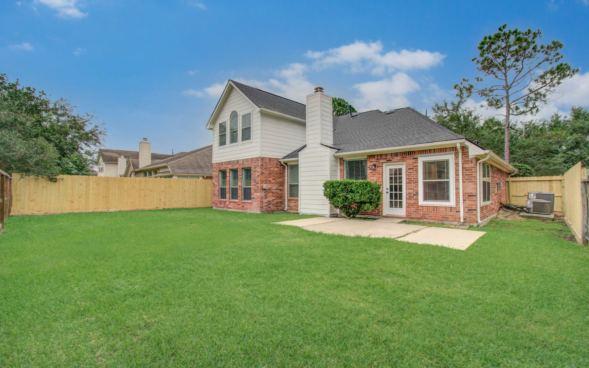 6801 Paigetree Lane, Pearland, TX 77584