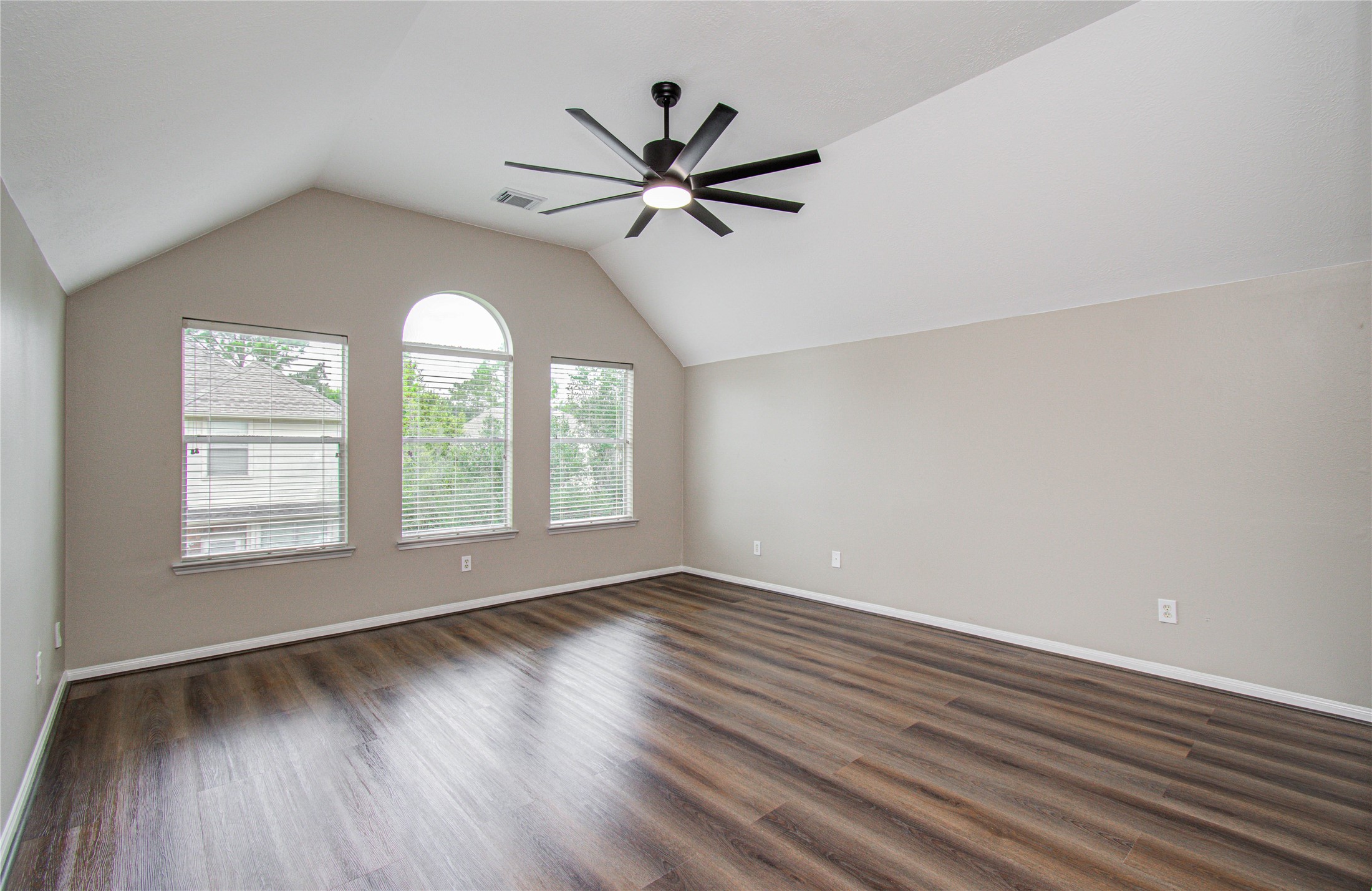 6801 Paigetree Lane, Pearland, TX 77584